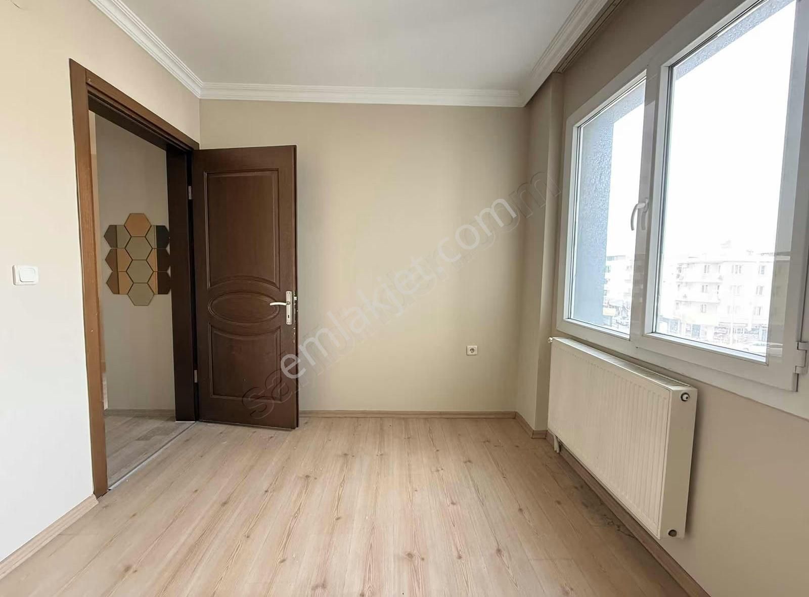 Bornova Yeşilova Mah 3+1 Kapalı Mutfak Kiralık Daire - Görsel 12