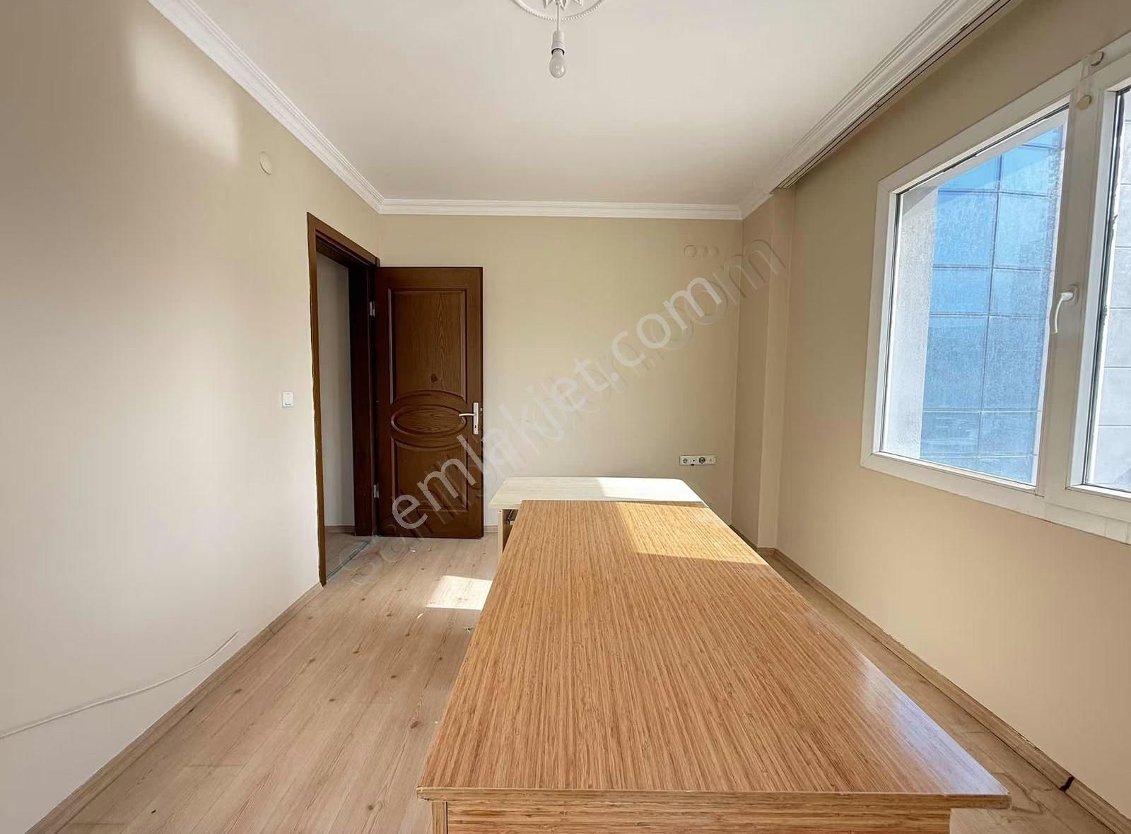 Bornova Yeşilova Mah 3+1 Kapalı Mutfak Kiralık Daire - Görsel 6