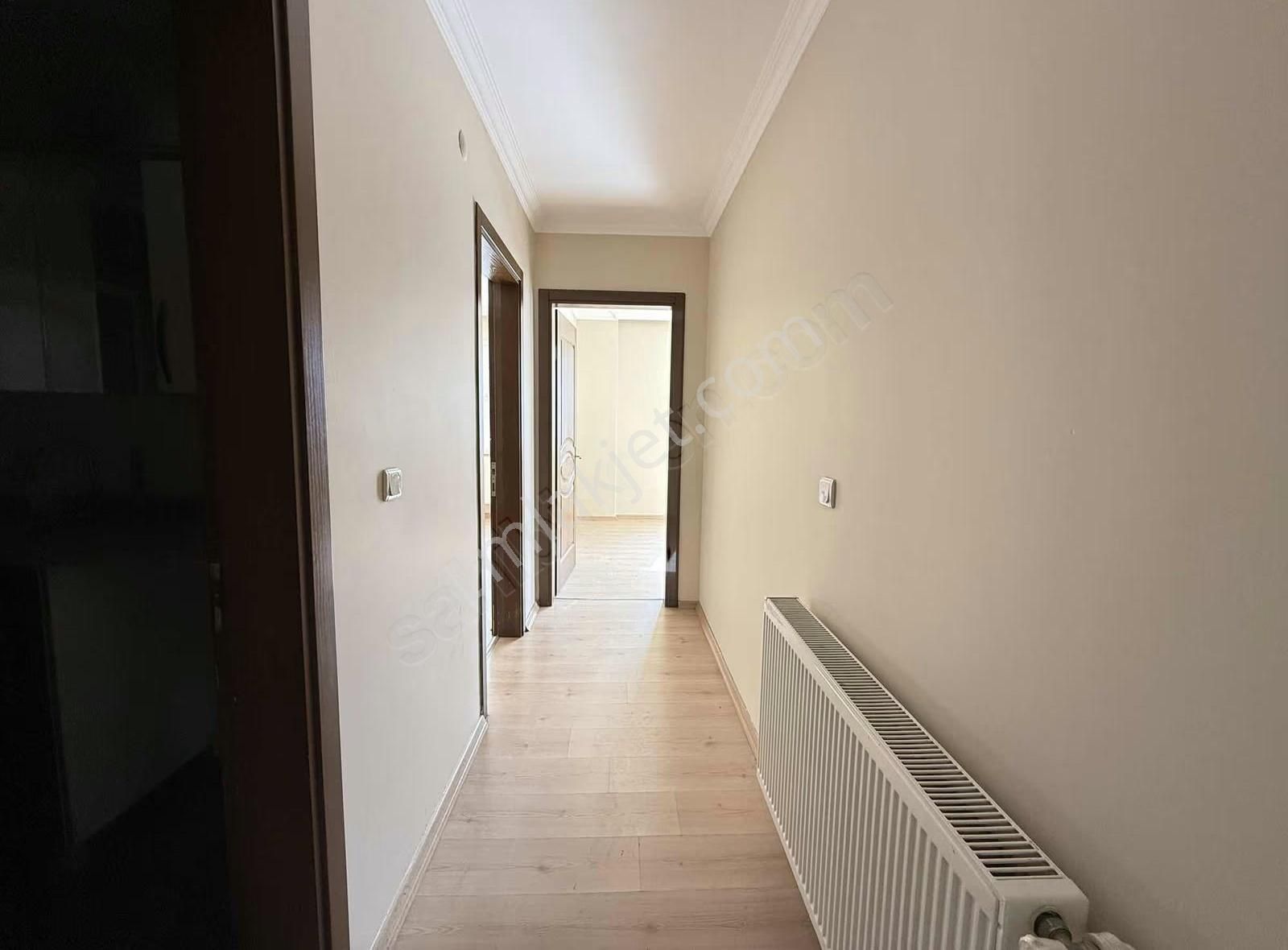 Bornova Yeşilova Mah 3+1 Kapalı Mutfak Kiralık Daire - Görsel 3