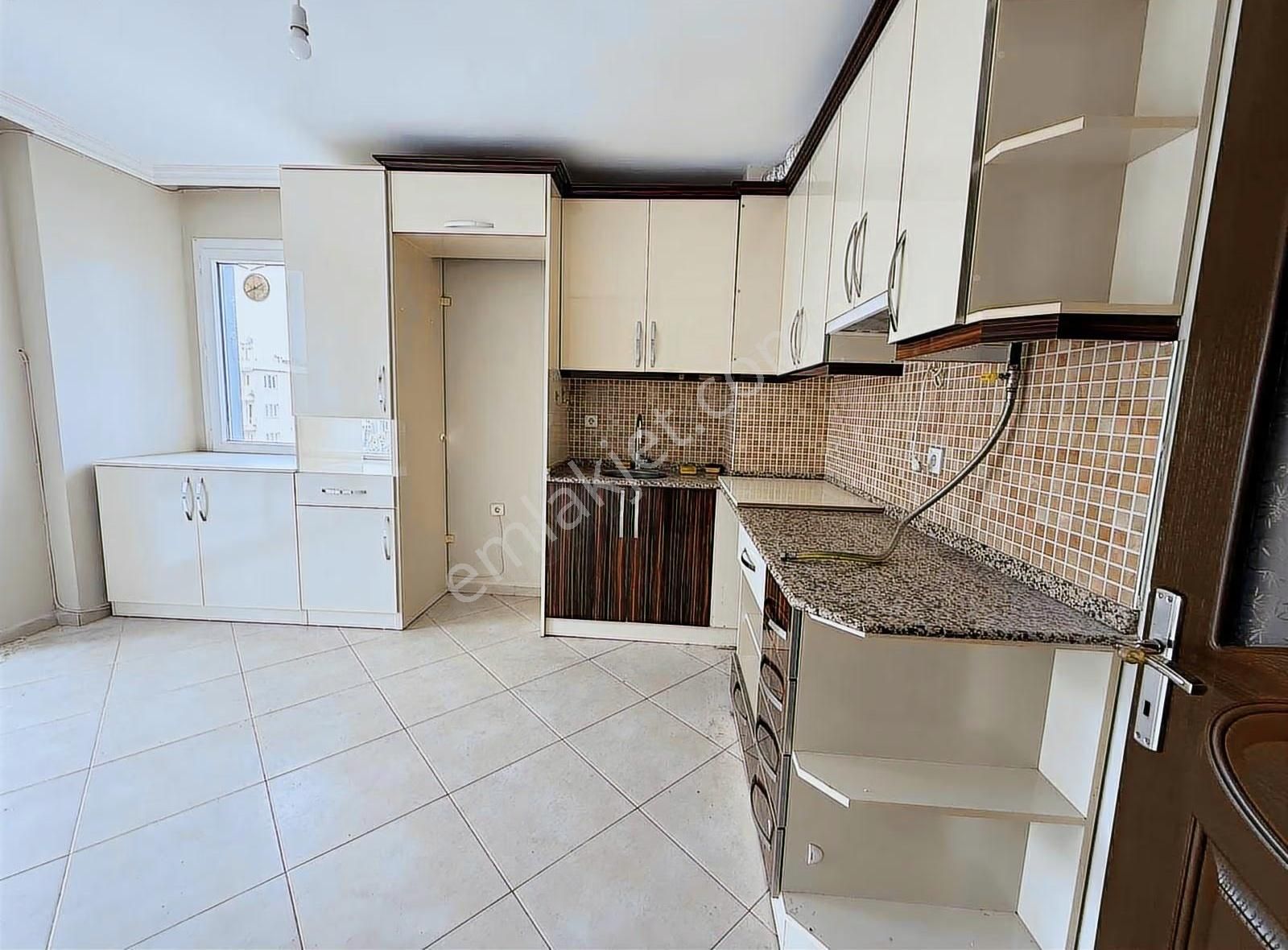 Bornova Yeşilova Mah 3+1 Kapalı Mutfak Kiralık Daire - Görsel 13