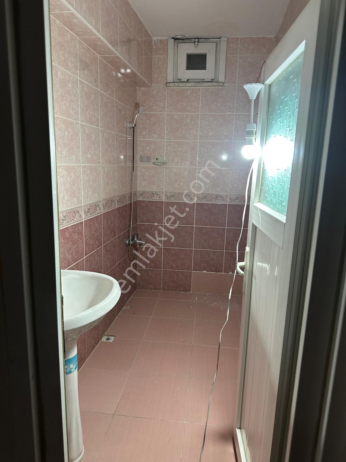 Esentepe Mah 2+1 100 M2 Temiz Arafat Caminin Orada Kiralık Bahçe Katı Daire - Görsel 7