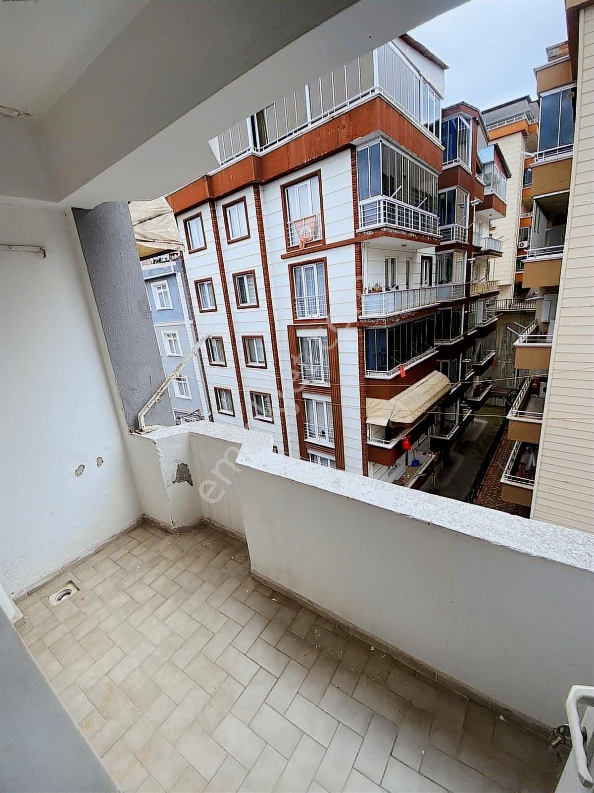 Kadıfekale Mahallesinde Asansörlü 3+1 Kiralık Daire - Görsel 18