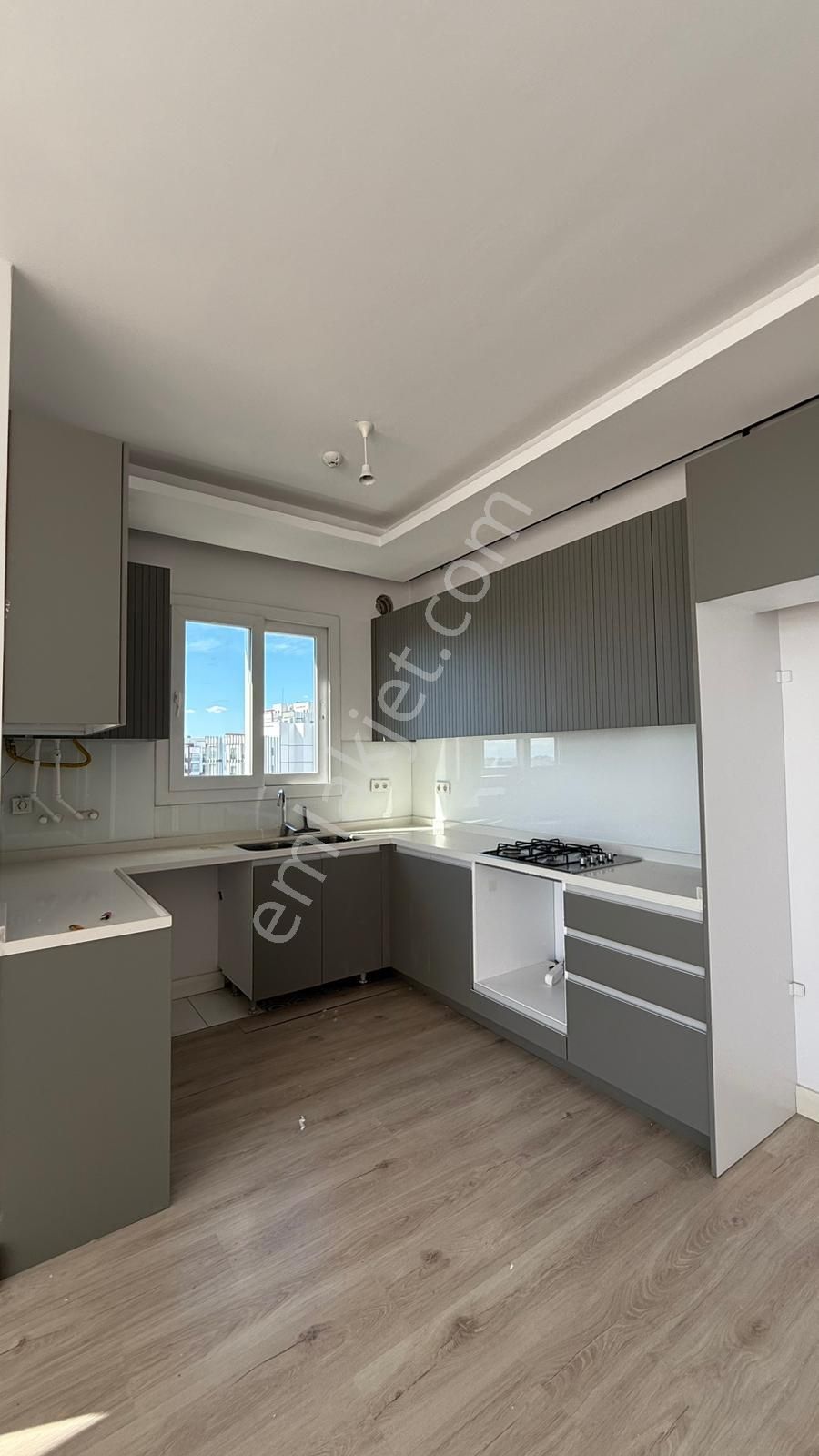 Üniversite Caddesinde Lüks Site İçinde 3+1 Kiralık Daire - Görsel 13