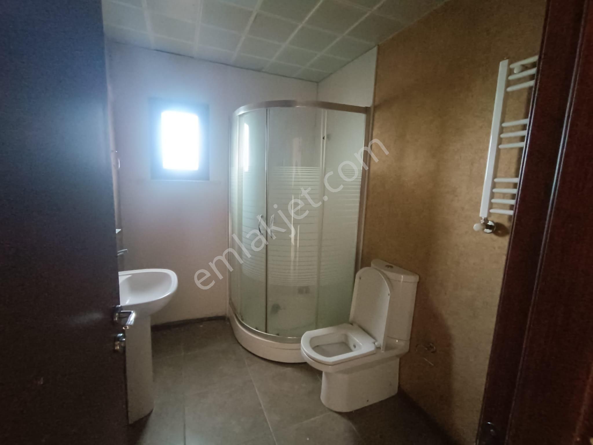 Remax Palas'tan Satılık Üniversite Bölgesinde 1+1 Daire - Görsel 4