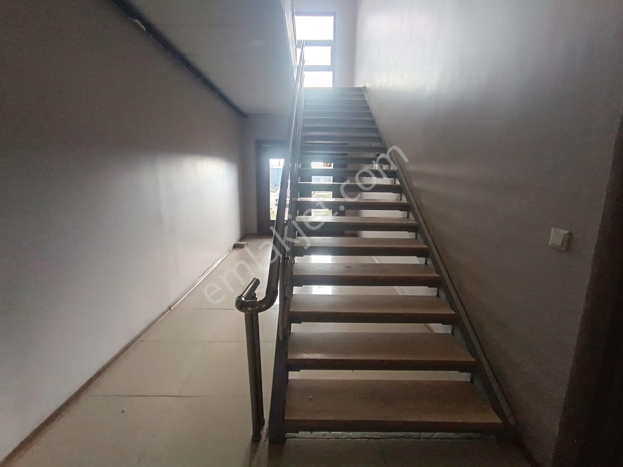 Remax Palas'tan Satılık Üniversite Bölgesinde 1+1 Daire - Görsel 8