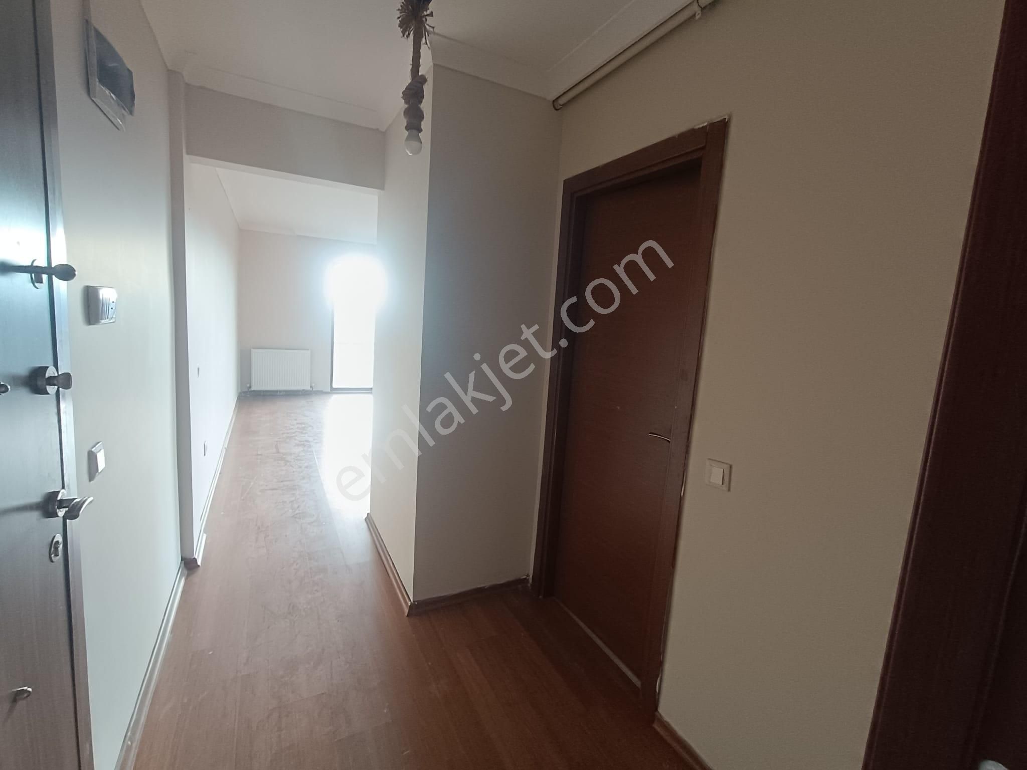 Remax Palas'tan Satılık Üniversite Bölgesinde 1+1 Daire - Görsel 5
