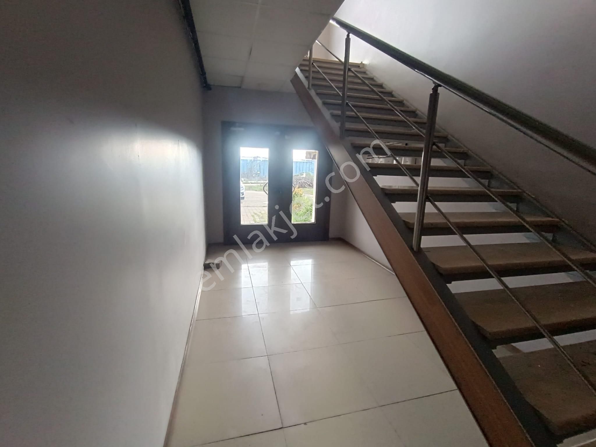 Remax Palas'tan Satılık Üniversite Bölgesinde 1+1 Daire - Görsel 11