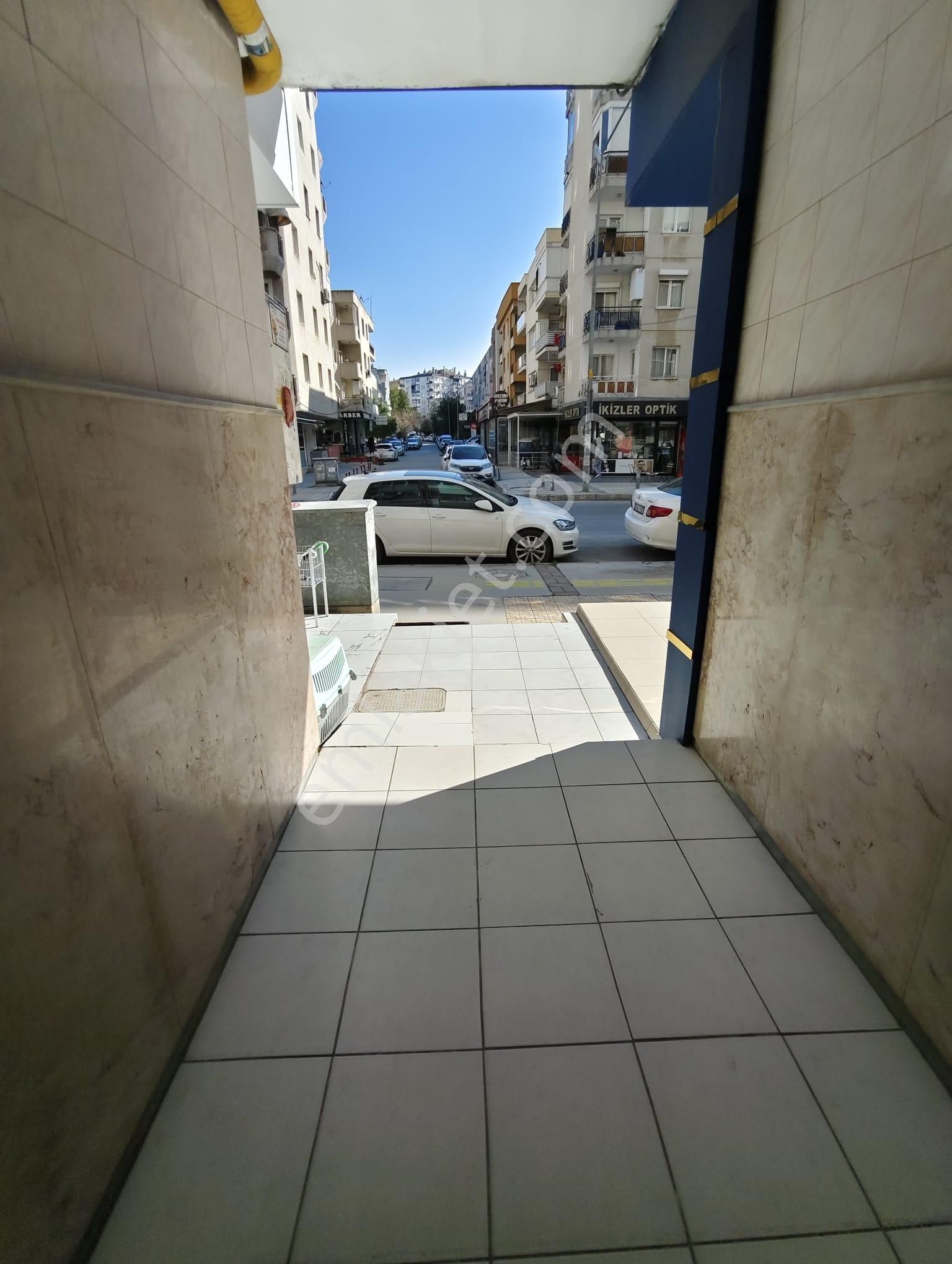 Bayraklı Mansuroğlu Mahallesinde Tadilatlı 2+1 Kiralık Daire - Görsel 26