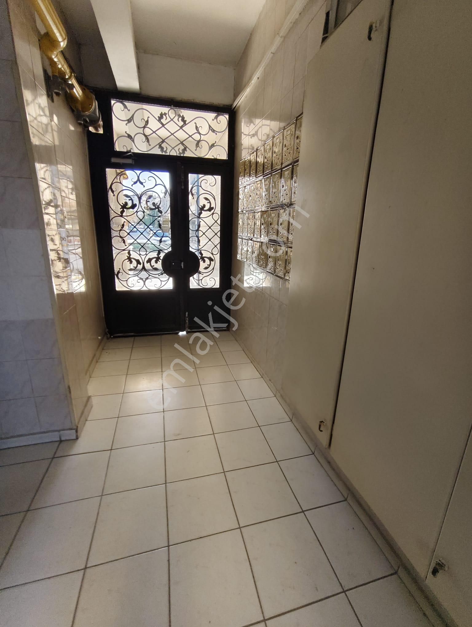 Bayraklı Mansuroğlu Mahallesinde Tadilatlı 2+1 Kiralık Daire - Görsel 32