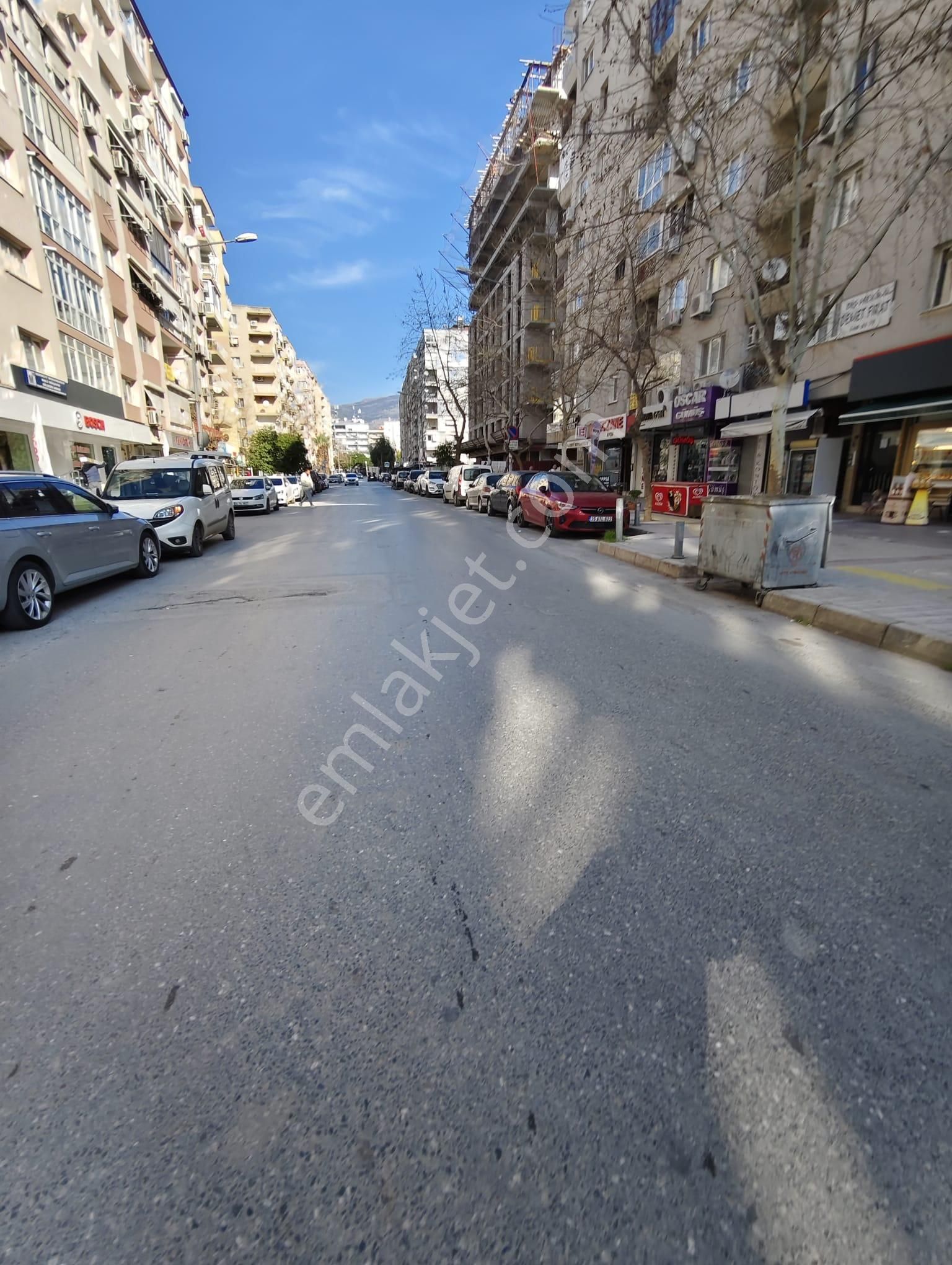 Bayraklı Mansuroğlu Mahallesinde Tadilatlı 2+1 Kiralık Daire - Görsel 12