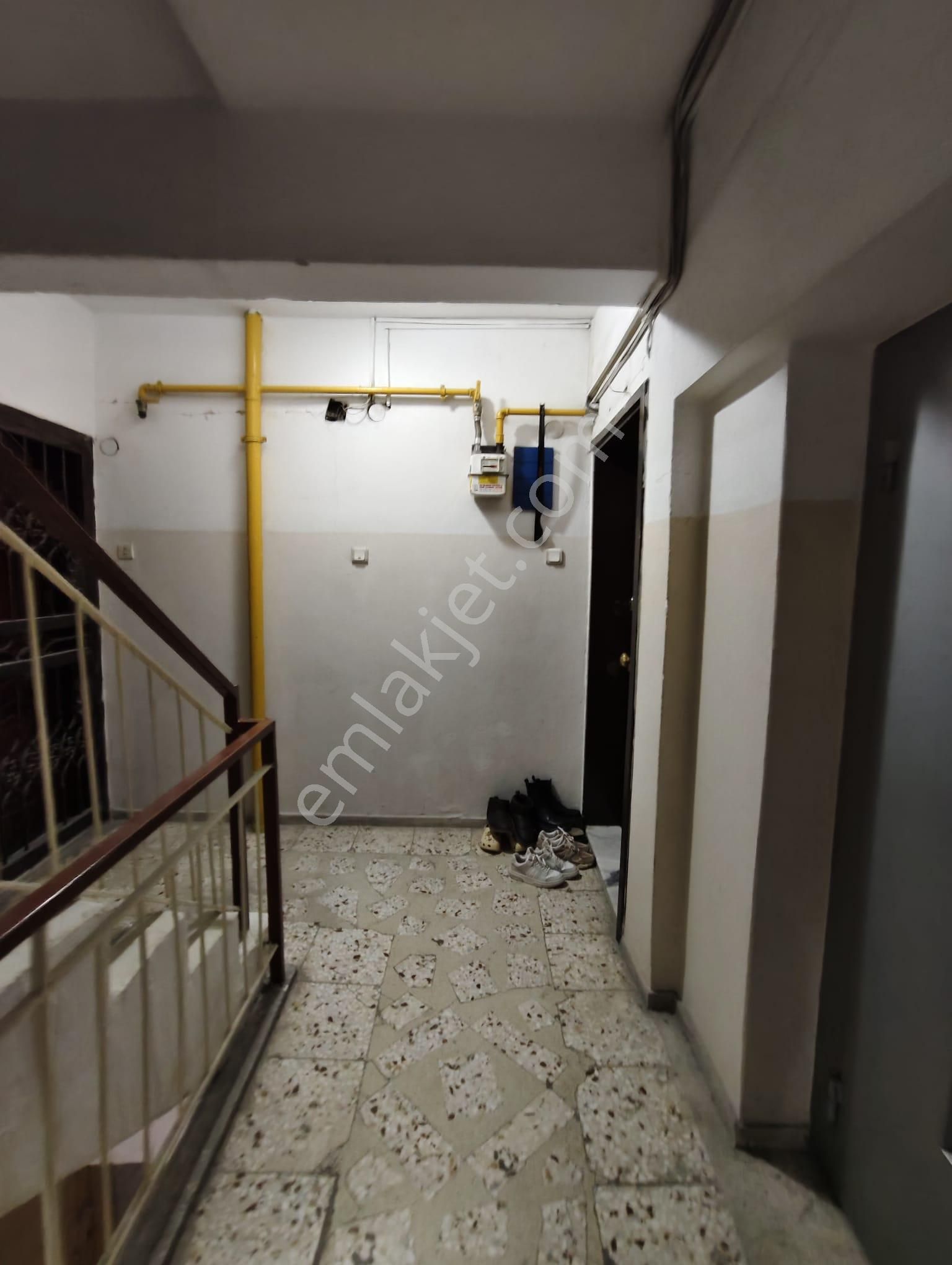 Bayraklı Mansuroğlu Mahallesinde Tadilatlı 2+1 Kiralık Daire - Görsel 25