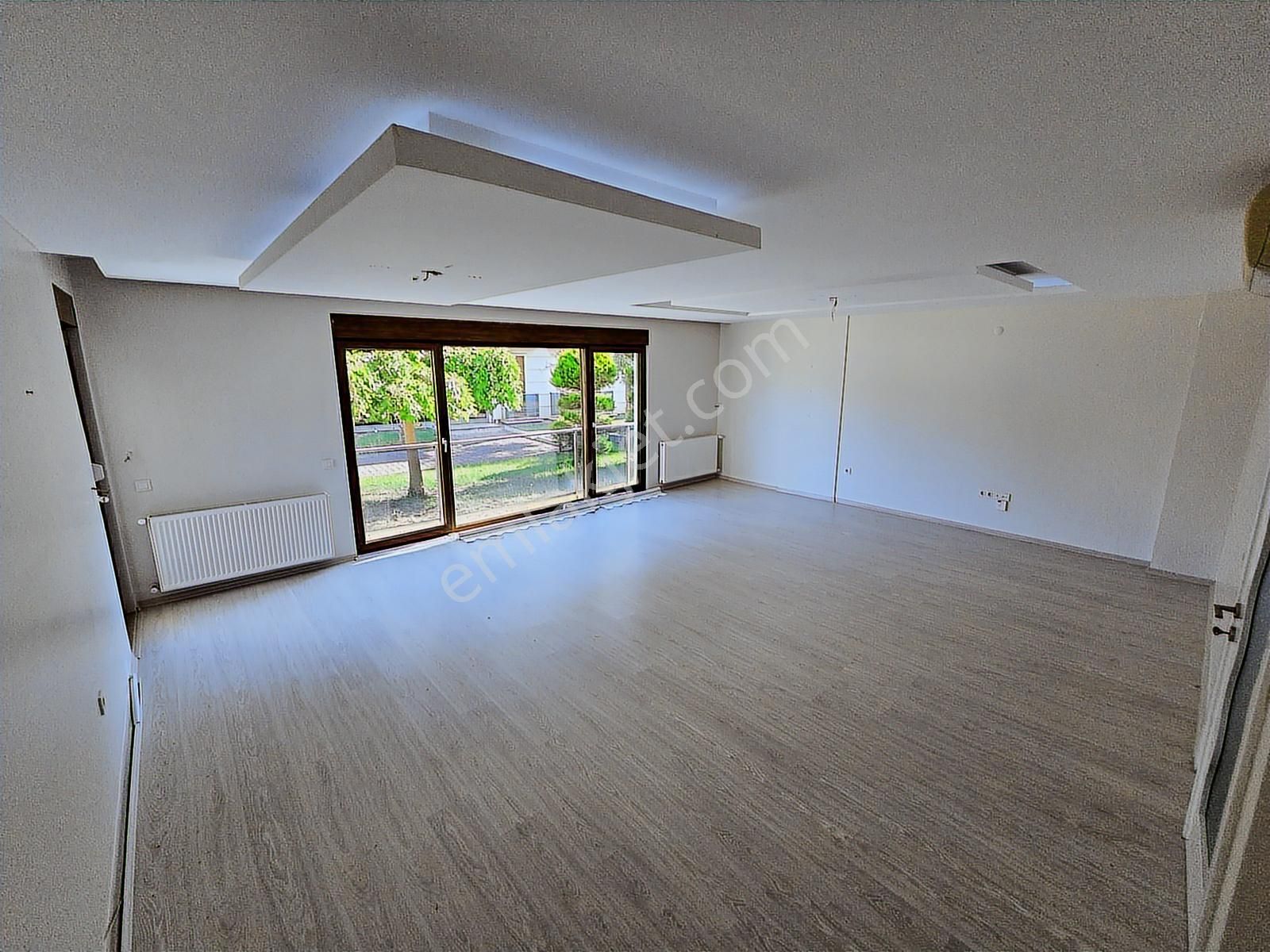 Konyaaltı Havuzlu Site İçerisinde 160m2 3+1 Giriş Katı Daire - Görsel 2