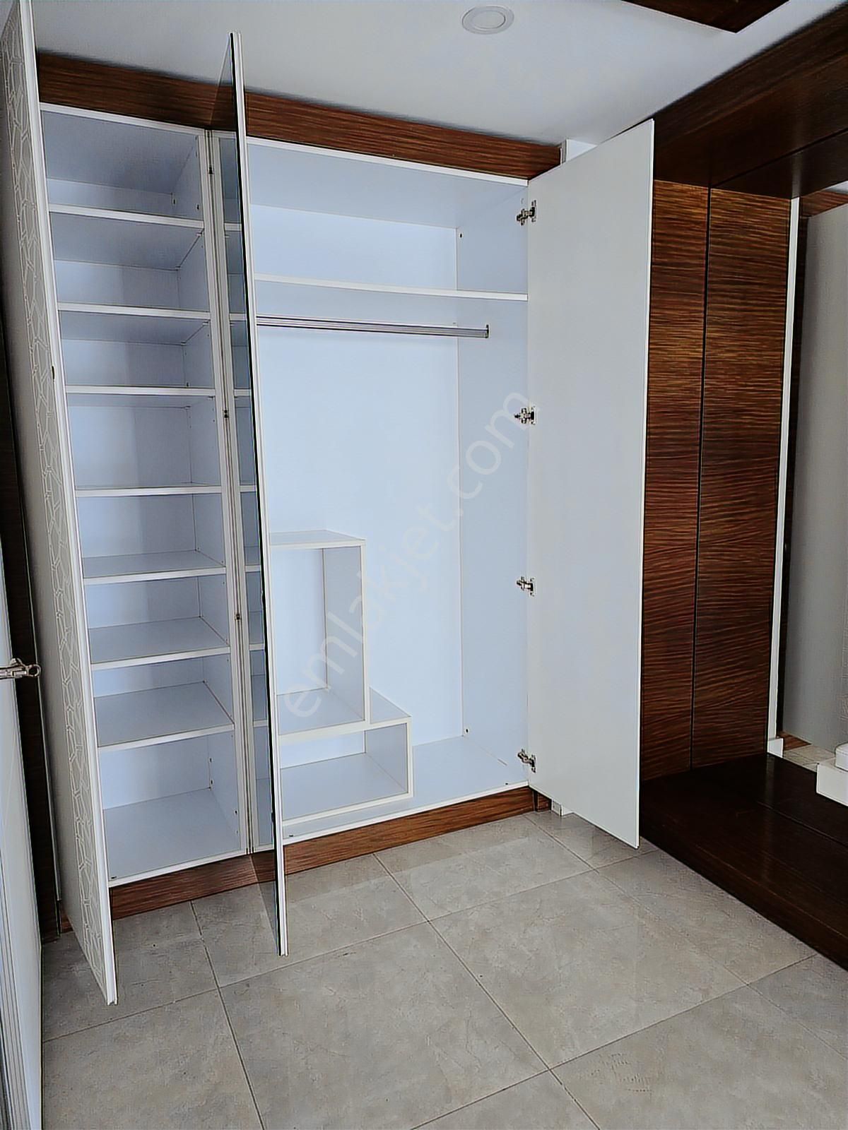 Konyaaltı Havuzlu Site İçerisinde 160m2 3+1 Giriş Katı Daire - Görsel 15