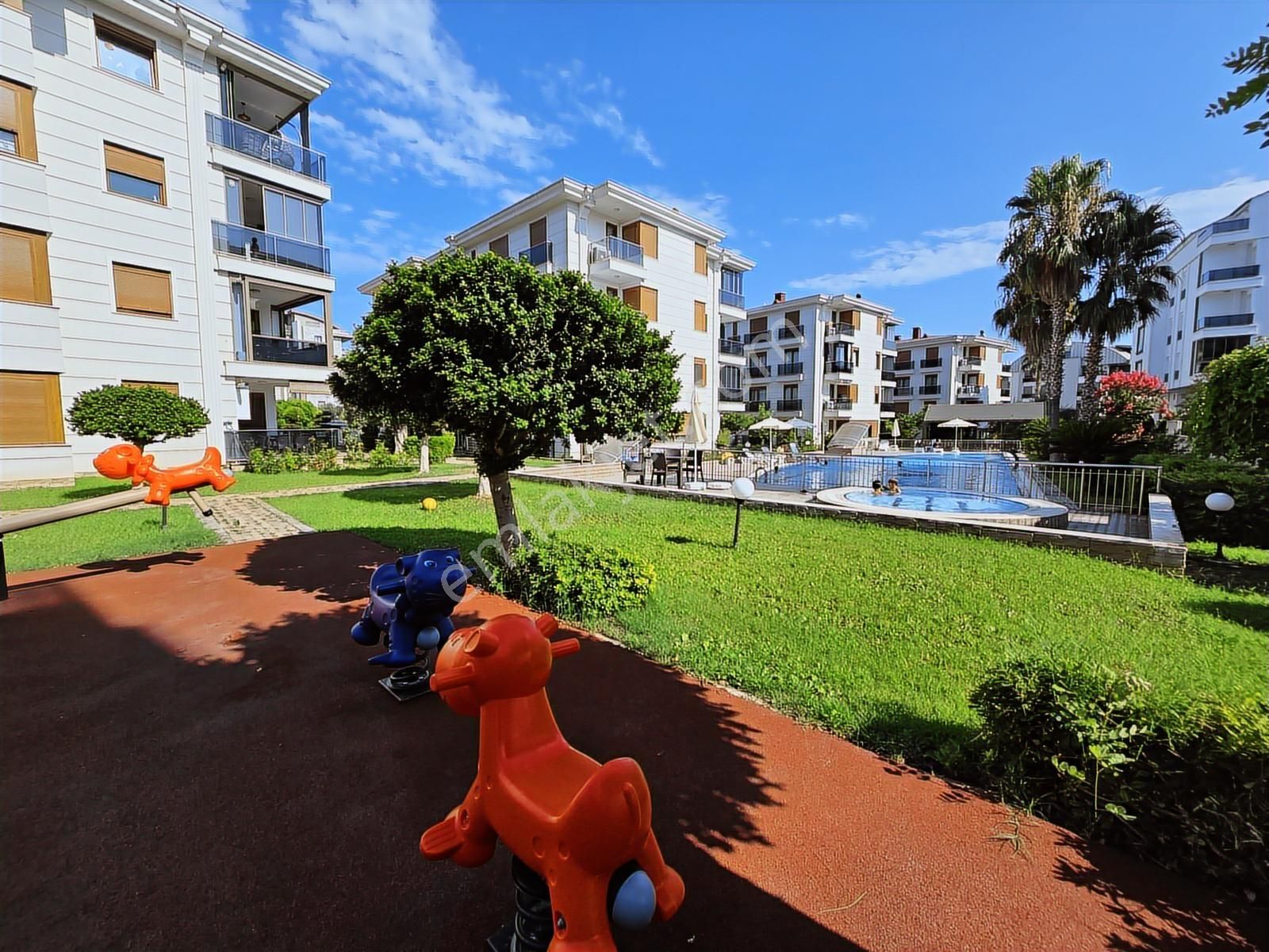 Konyaaltı Havuzlu Site İçerisinde 160m2 3+1 Giriş Katı Daire - Görsel 5