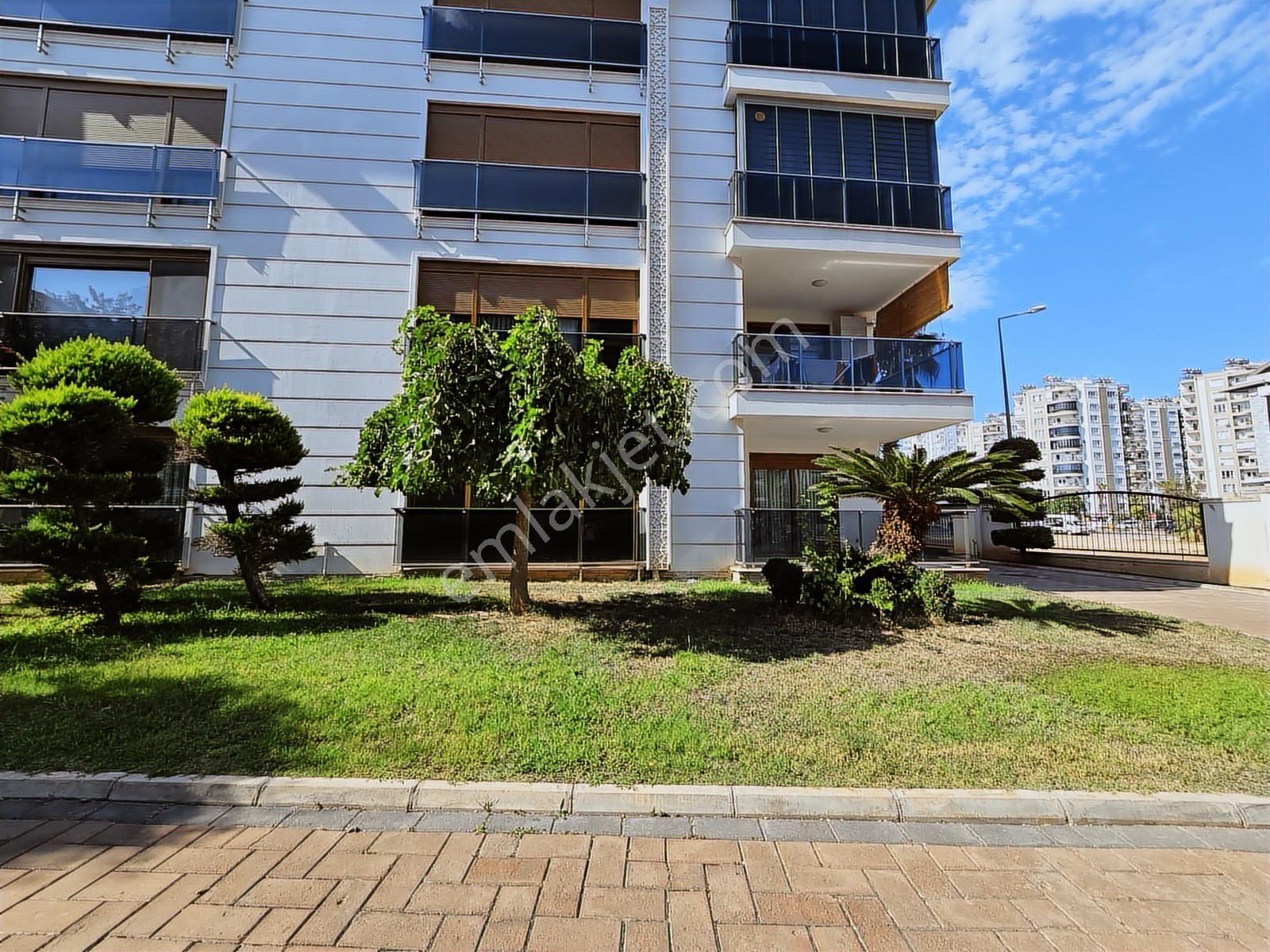 Konyaaltı Havuzlu Site İçerisinde 160m2 3+1 Giriş Katı Daire - Görsel 22