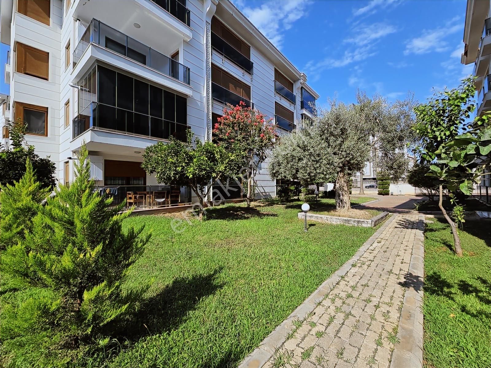 Konyaaltı Havuzlu Site İçerisinde 160m2 3+1 Giriş Katı Daire - Görsel 11