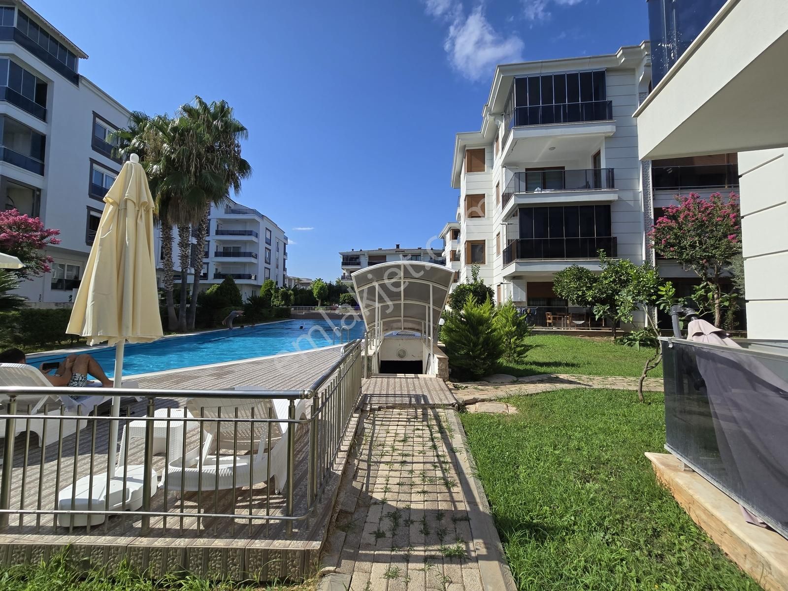 Konyaaltı Havuzlu Site İçerisinde 160m2 3+1 Giriş Katı Daire - Görsel 10