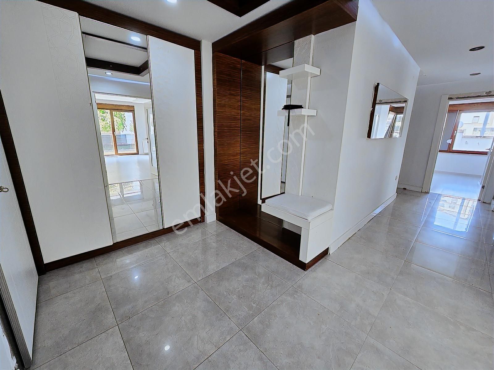 Konyaaltı Havuzlu Site İçerisinde 160m2 3+1 Giriş Katı Daire - Görsel 14