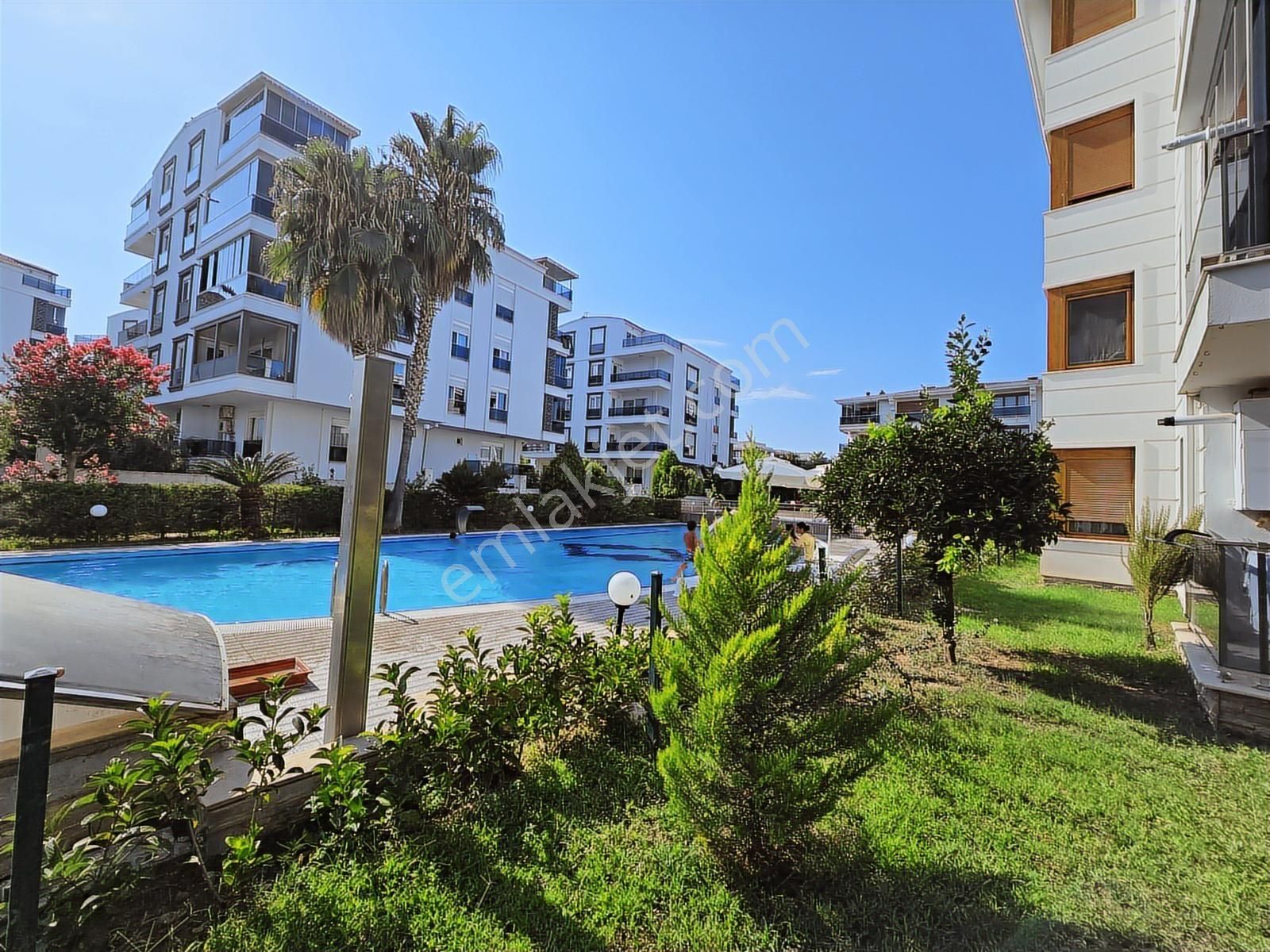 Konyaaltı Havuzlu Site İçerisinde 160m2 3+1 Giriş Katı Daire - Görsel 4
