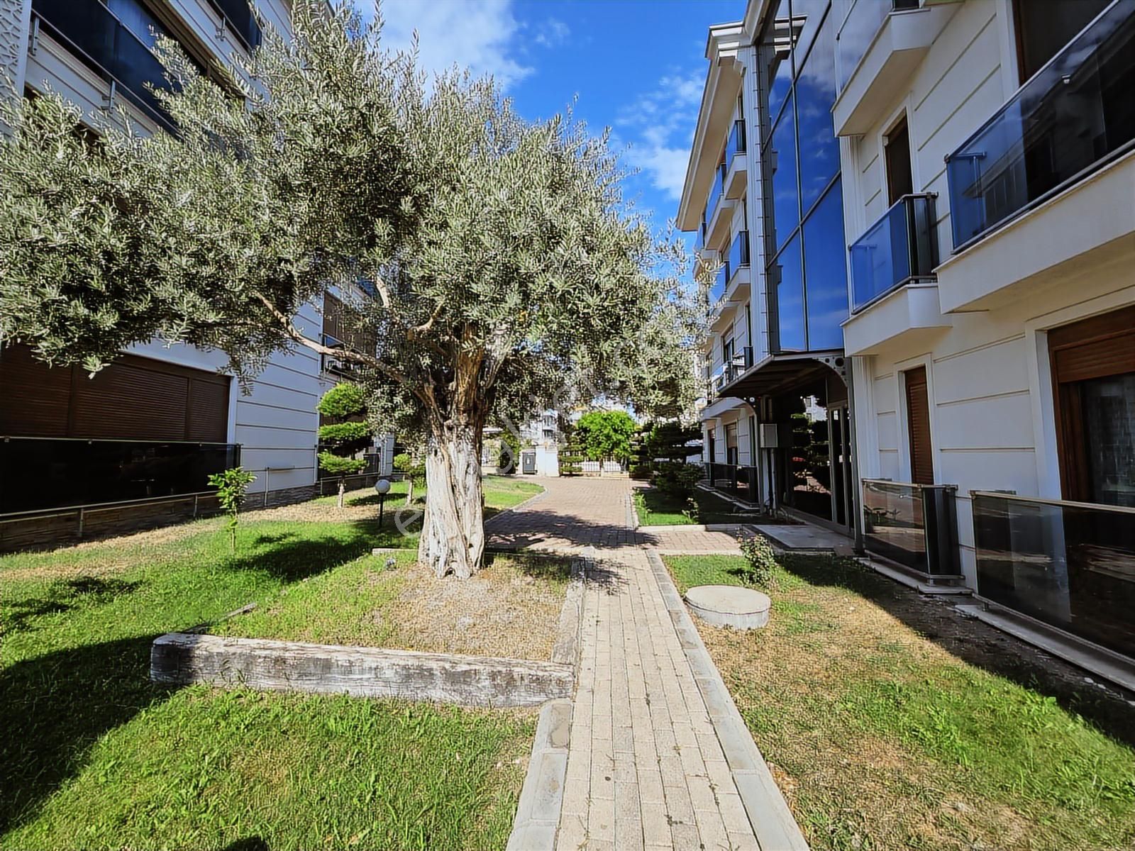 Konyaaltı Havuzlu Site İçerisinde 160m2 3+1 Giriş Katı Daire - Görsel 19