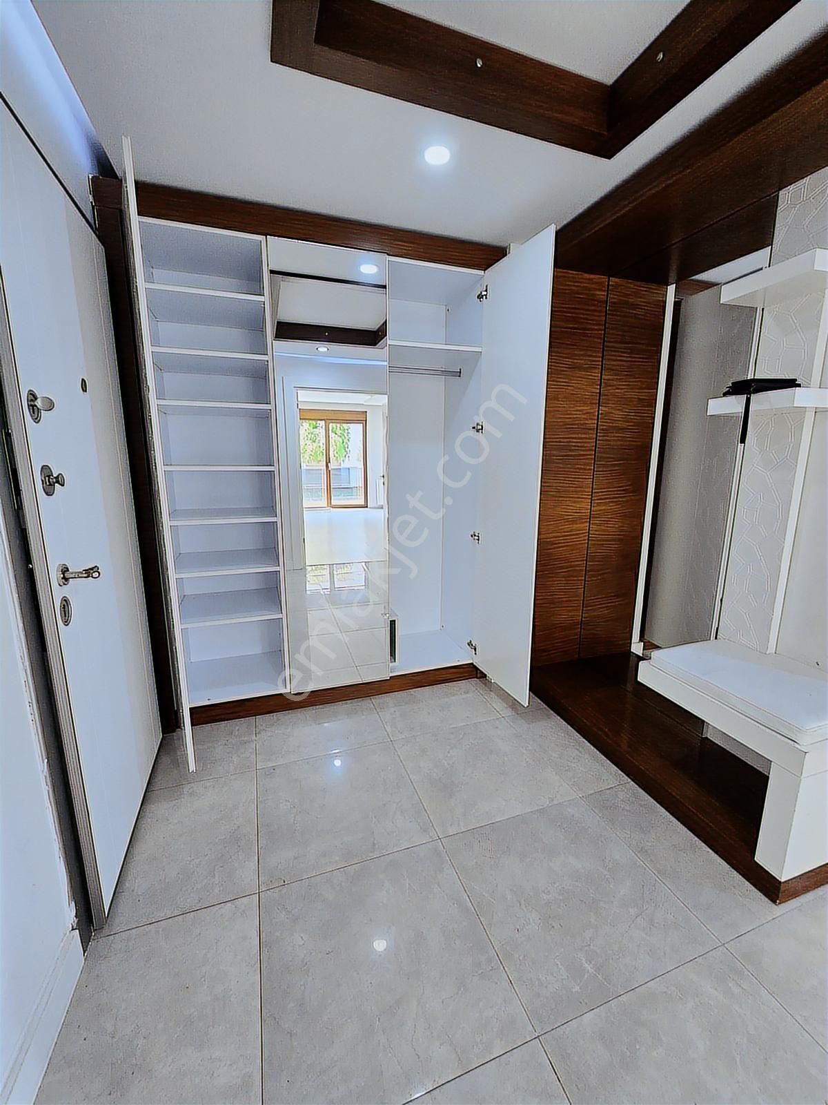 Konyaaltı Havuzlu Site İçerisinde 160m2 3+1 Giriş Katı Daire - Görsel 23
