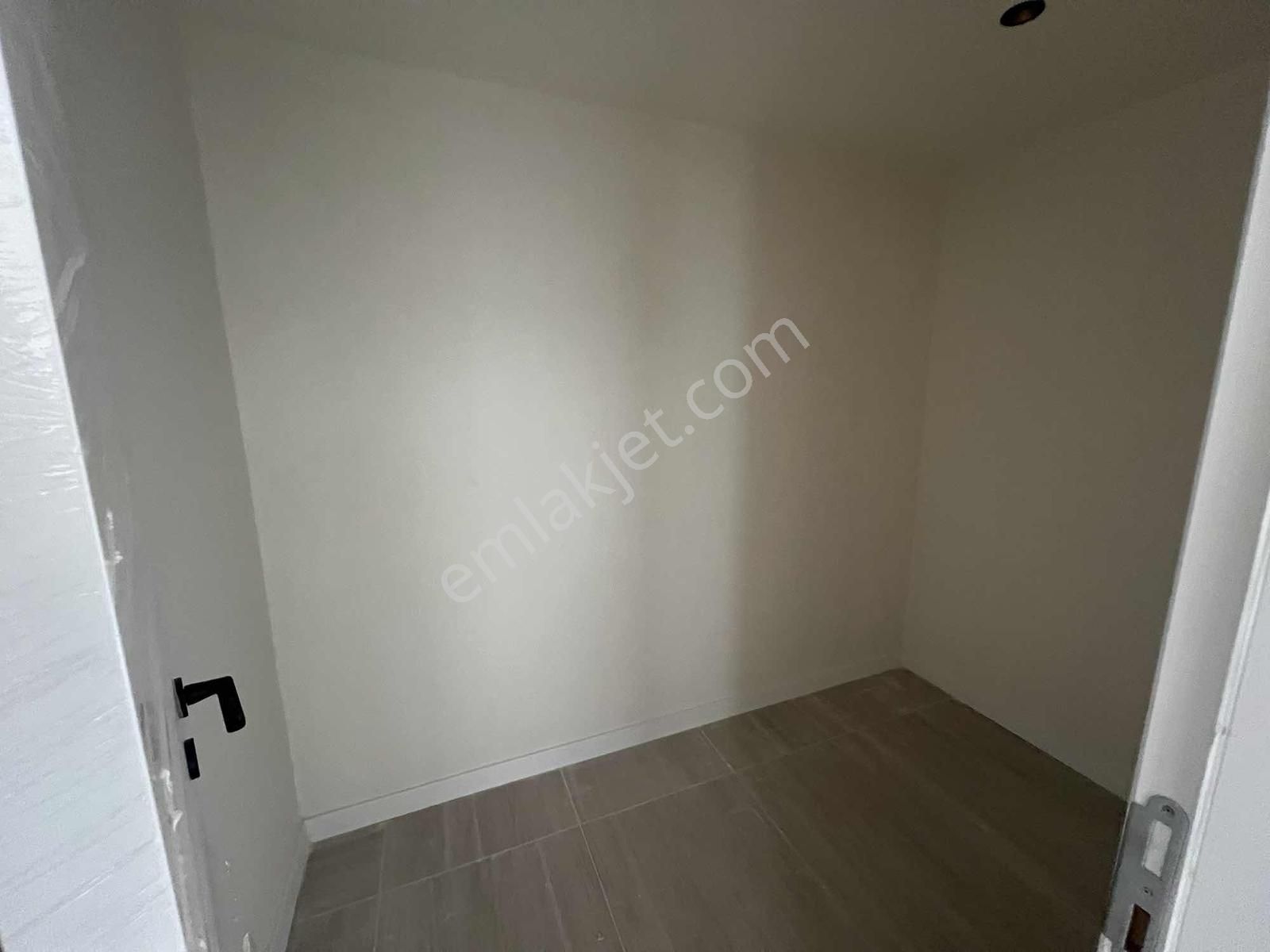 Altınovada Satılık 4+1 Sıfır Asansörlü Lüx Dubleks Daire - Görsel 10