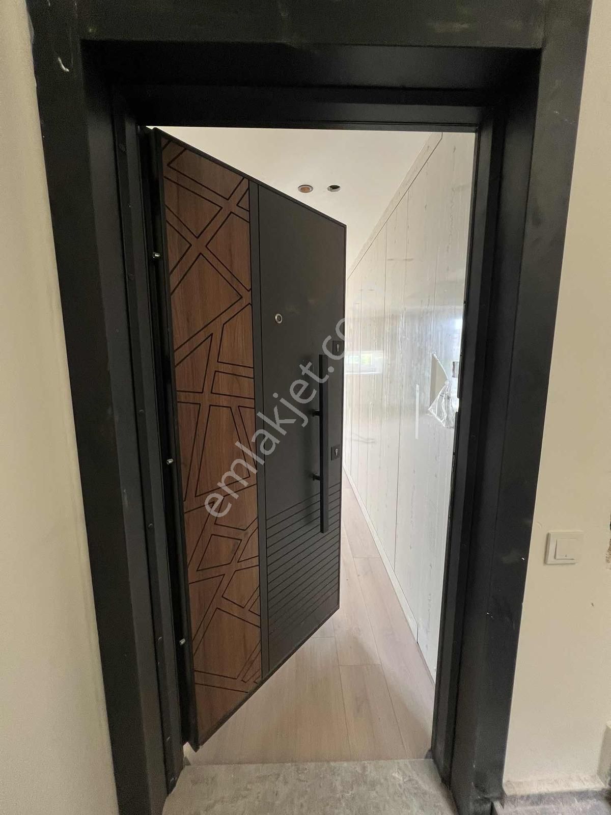 Altınovada Satılık 4+1 Sıfır Asansörlü Lüx Dubleks Daire - Görsel 16