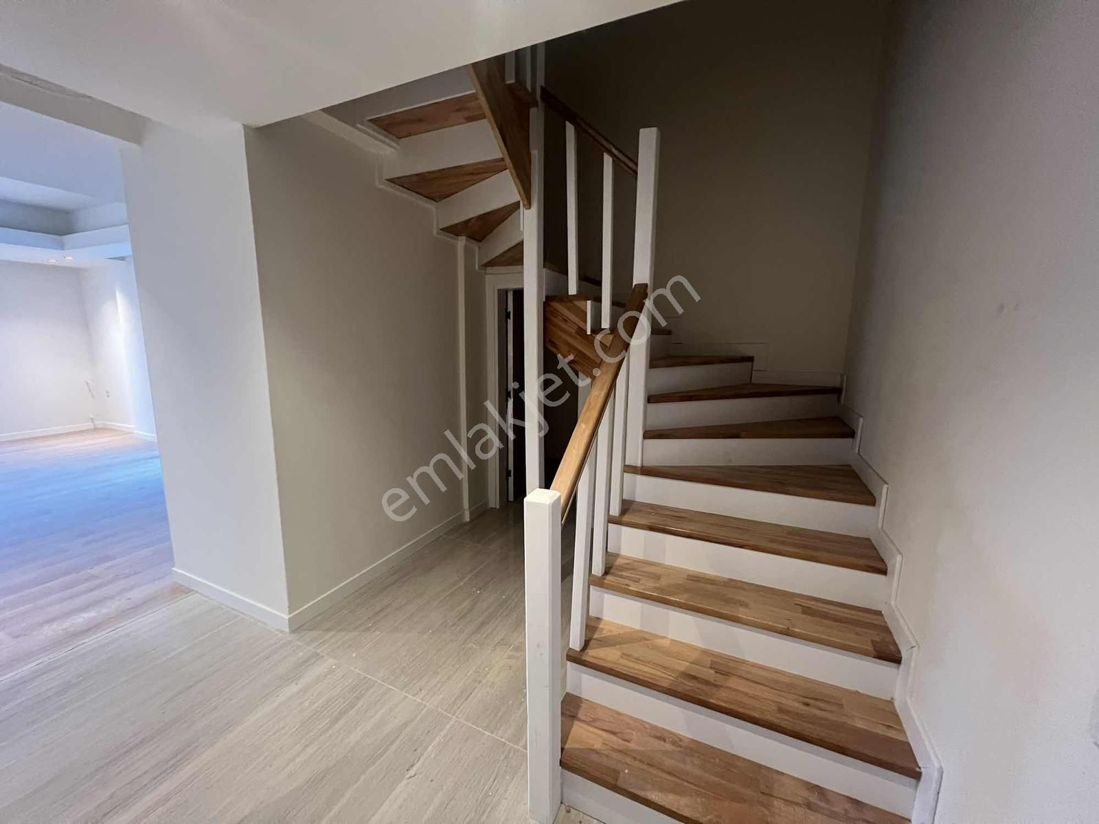 Altınovada Satılık 4+1 Sıfır Asansörlü Lüx Dubleks Daire - Görsel 13