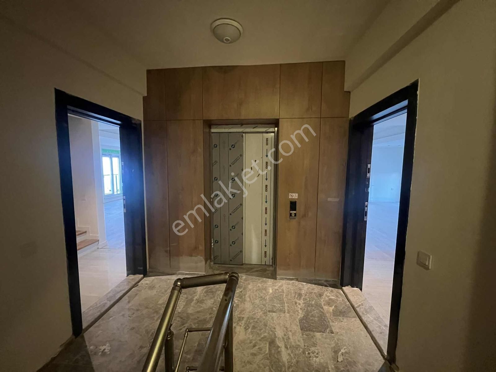 Altınovada Satılık 4+1 Sıfır Asansörlü Lüx Dubleks Daire - Görsel 11