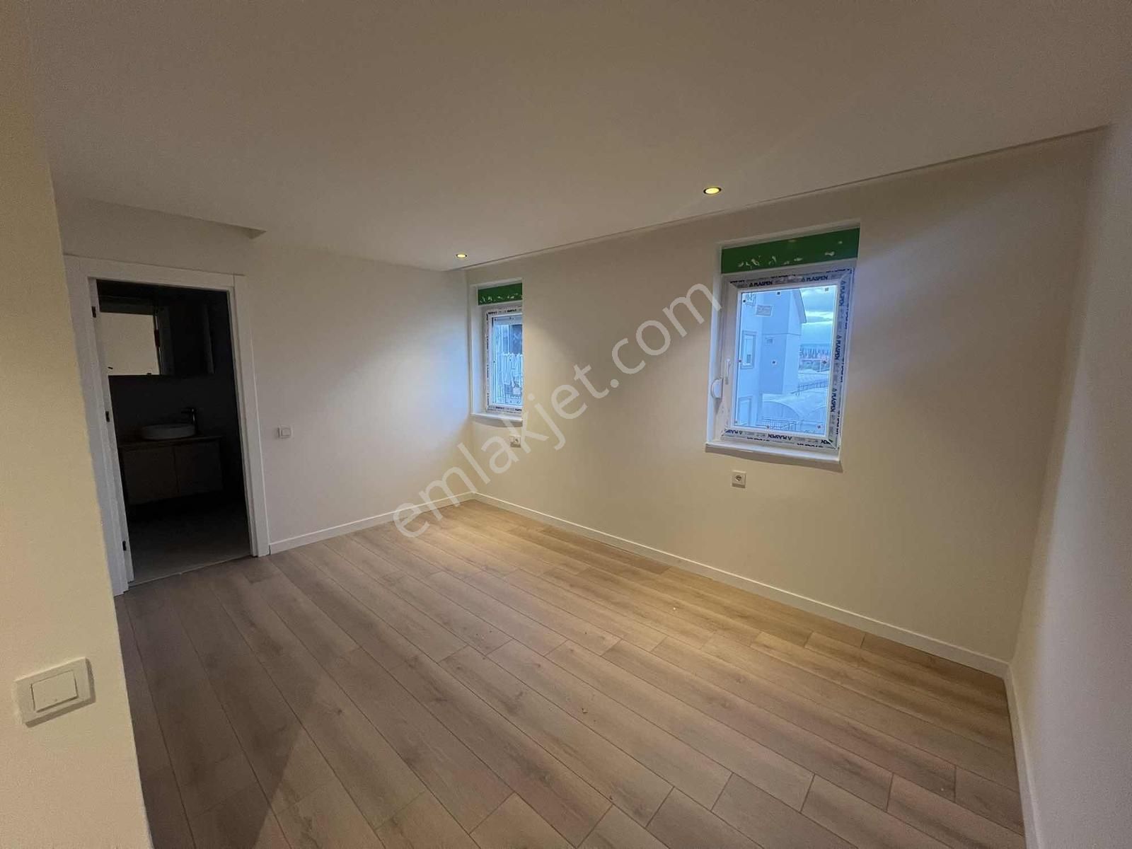 Altınovada Satılık 4+1 Sıfır Asansörlü Lüx Dubleks Daire - Görsel 18