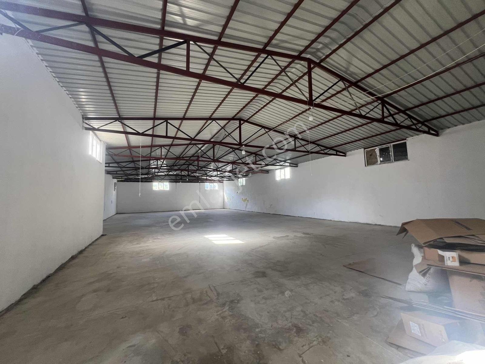 Altınova Sinanda Kiralık 1100 M2 Depo - Görsel 10