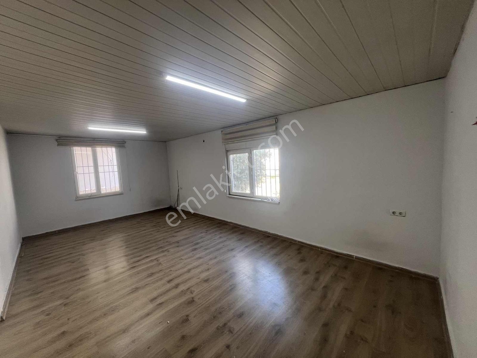 Altınova Sinanda Kiralık 1100 M2 Depo - Görsel 9