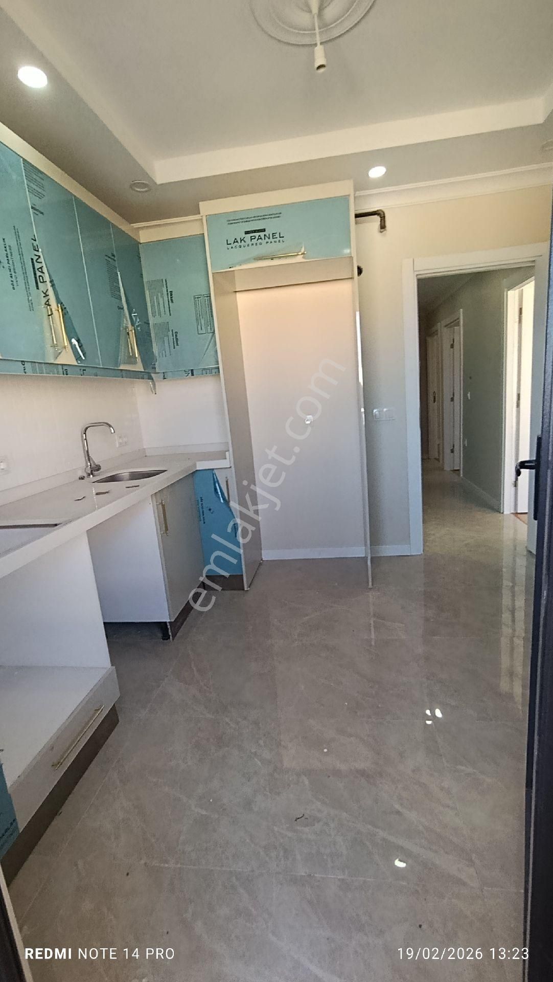 Avciılar Firizkoyde Sahibinden Muhteşem Manzaralı 2+1 Ebeveyn Banyolu Önü Full Açık Karanlık Odası - Görsel 15