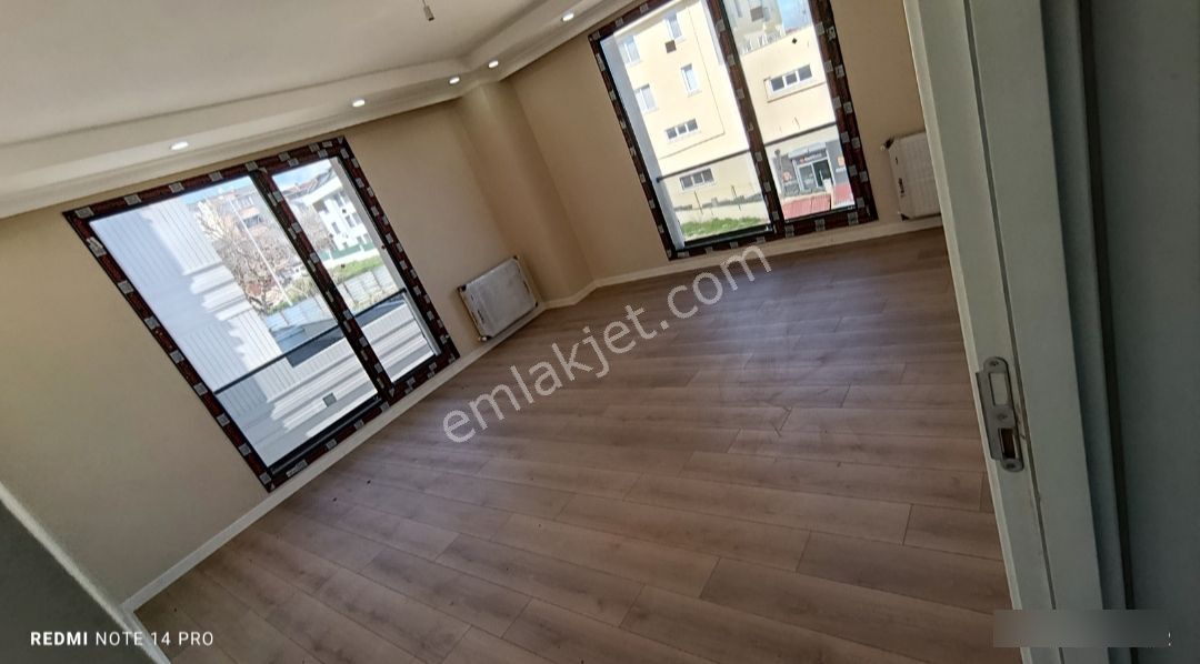 Avciılar Firizkoyde Sahibinden Muhteşem Manzaralı 2+1 Ebeveyn Banyolu Önü Full Açık Karanlık Odası - Görsel 6