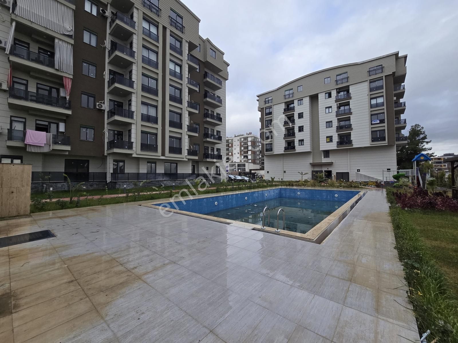 Varsak Fevzi Çakmak Mahallesi Havuz Cepheli Satılık 1+1 Daire