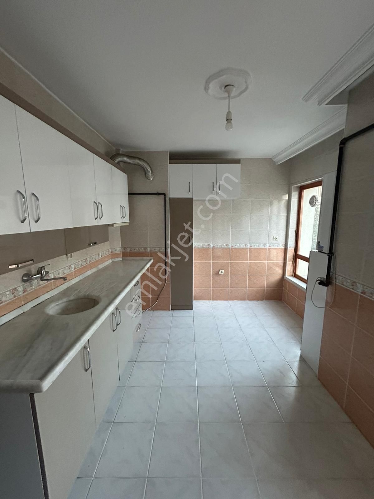 Geniş Kiralık Daire İsteyenlere Osmangazi Mah Orta Kat 3+1 Yapılı - Görsel 3