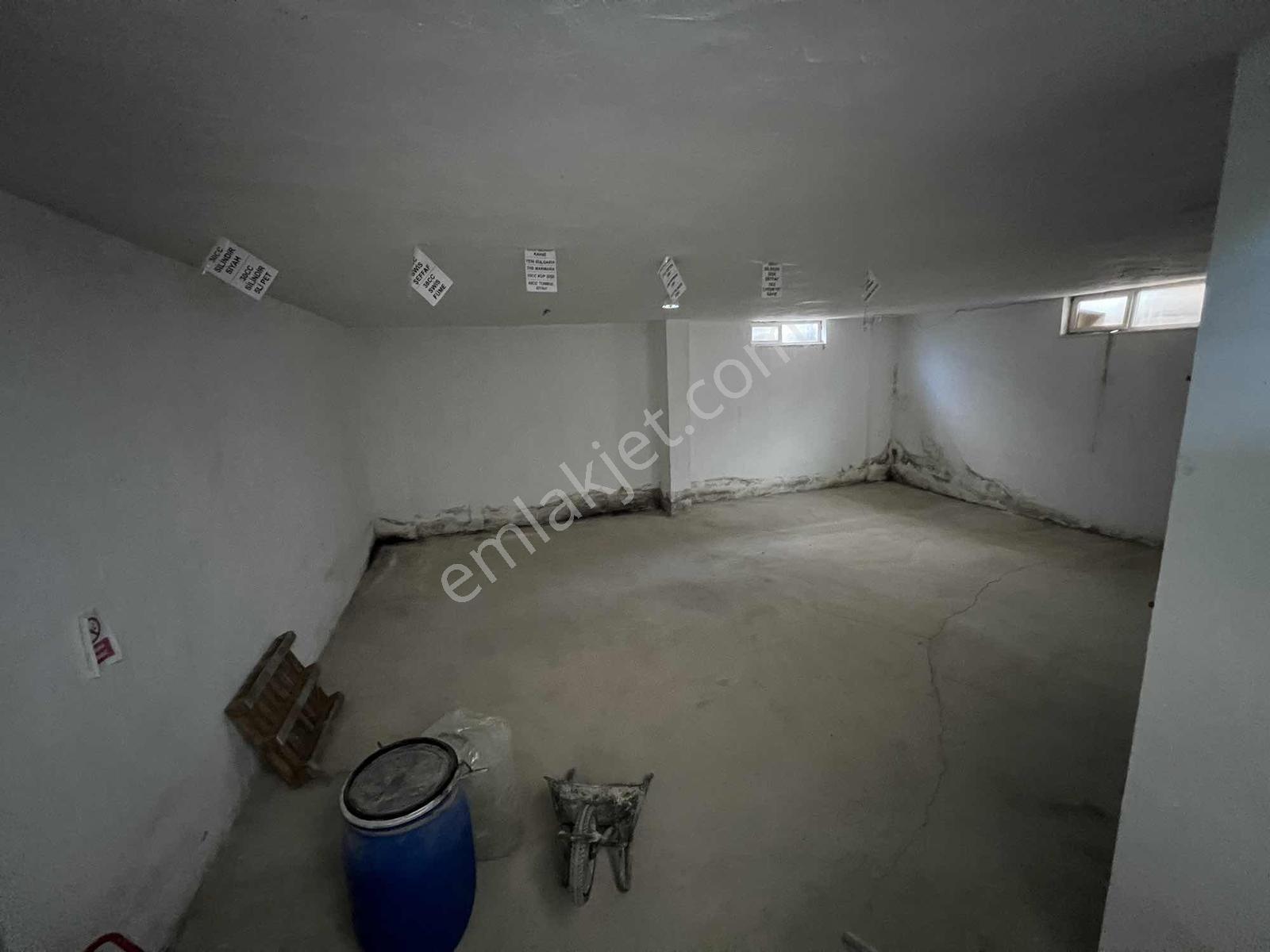 Altınovada Kiralık Ruhsatlı 580m2 İş Merkezi - Görsel 15