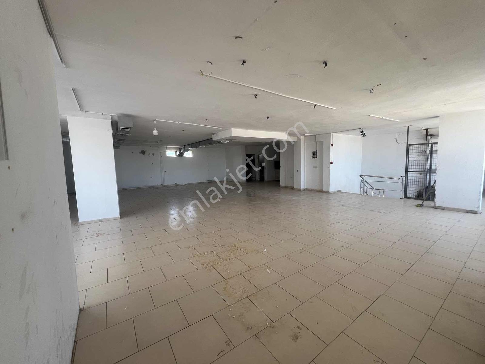 Altınovada Kiralık Ruhsatlı 580m2 İş Merkezi - Görsel 5
