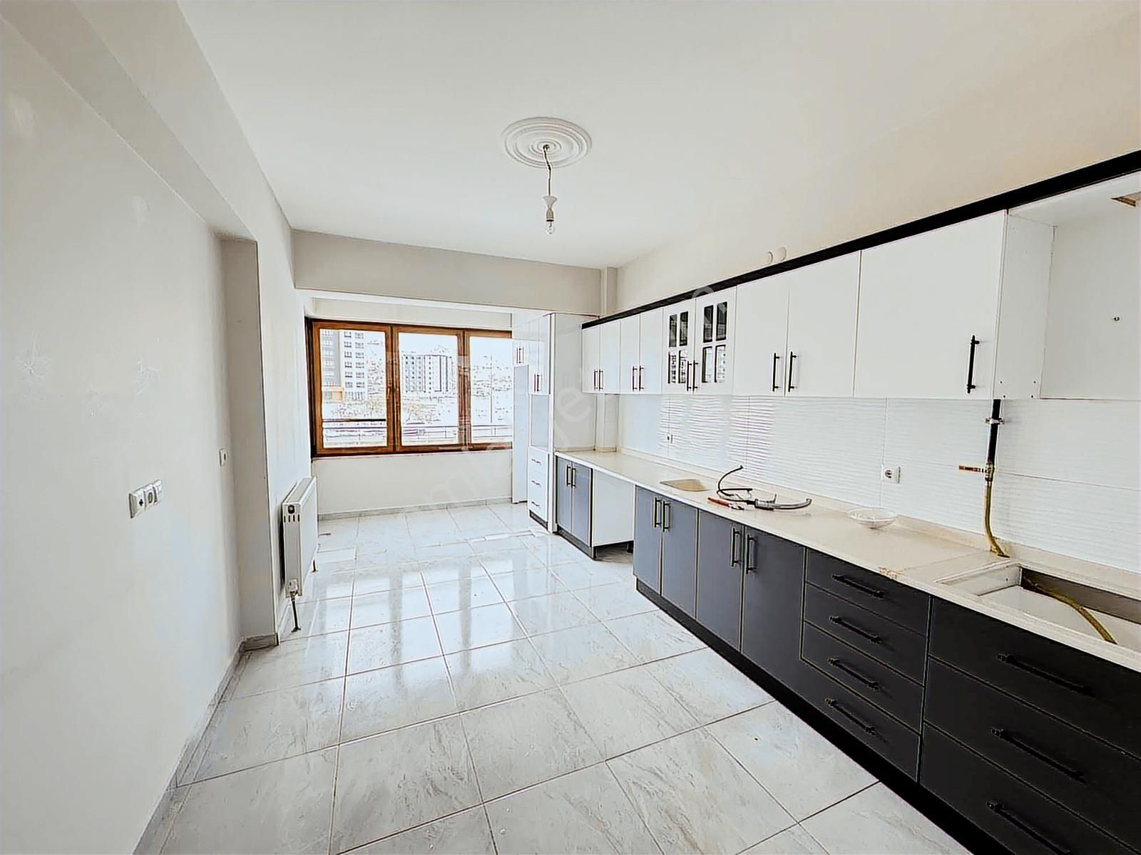 Fetanet Emlaktan Altınoluk Mahallesinde Site İçerisinde Geniş3+1 - Görsel 17