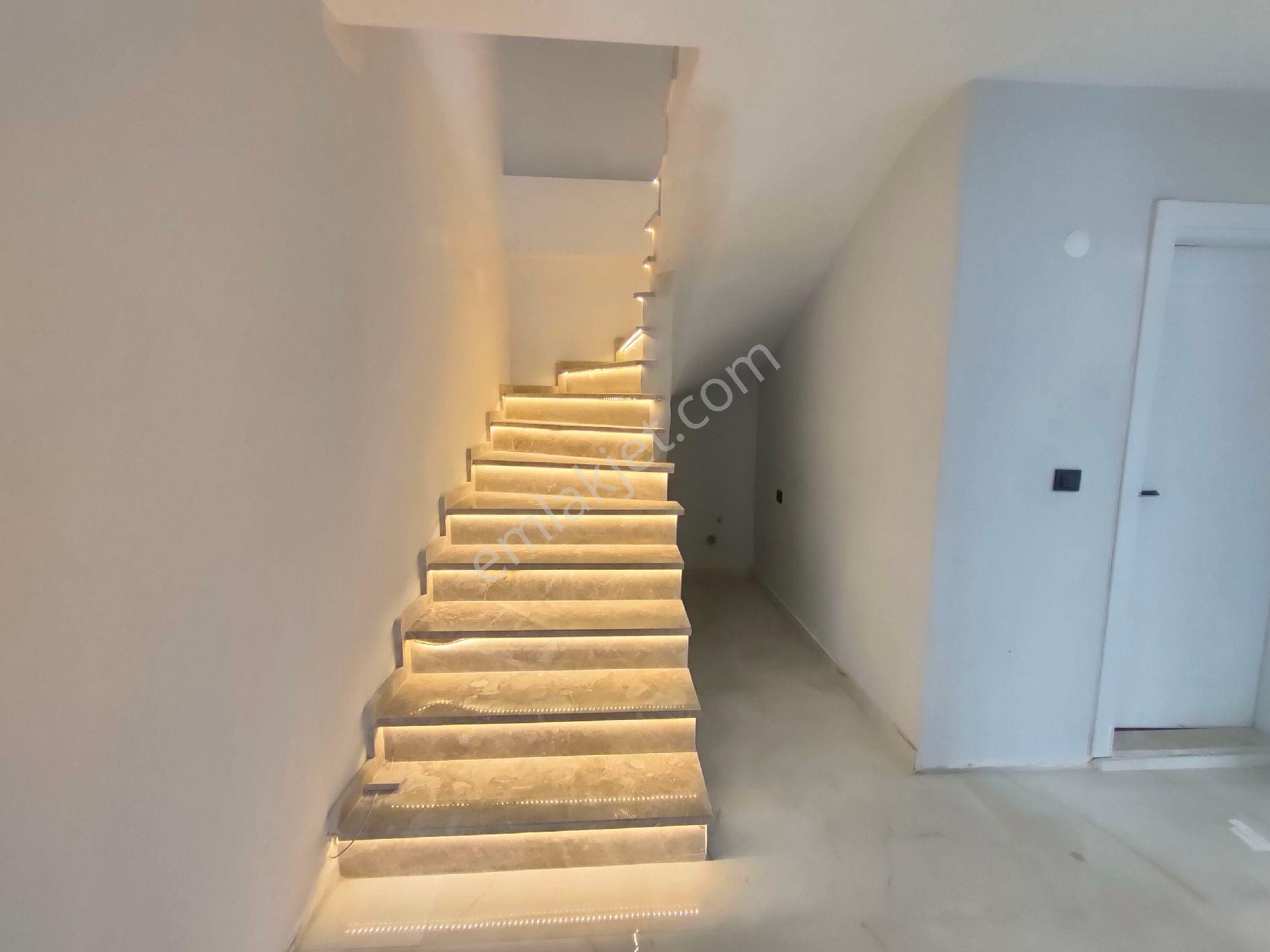 Firmamızdan Sahile Sıfır Sitede 2 Katlı Girişte Odalı - Görsel 16