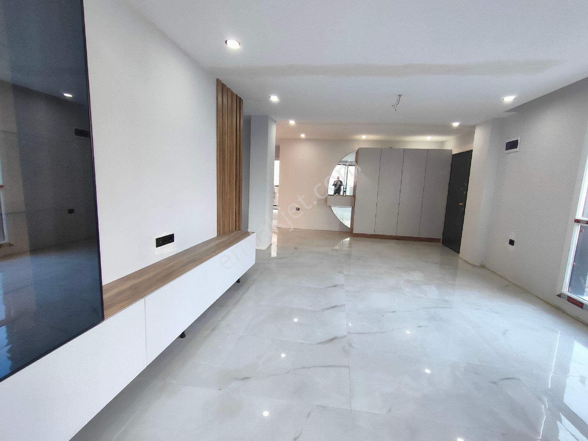 Firmamızdan Sahile Sıfır Sitede 2 Katlı Girişte Odalı - Görsel 9