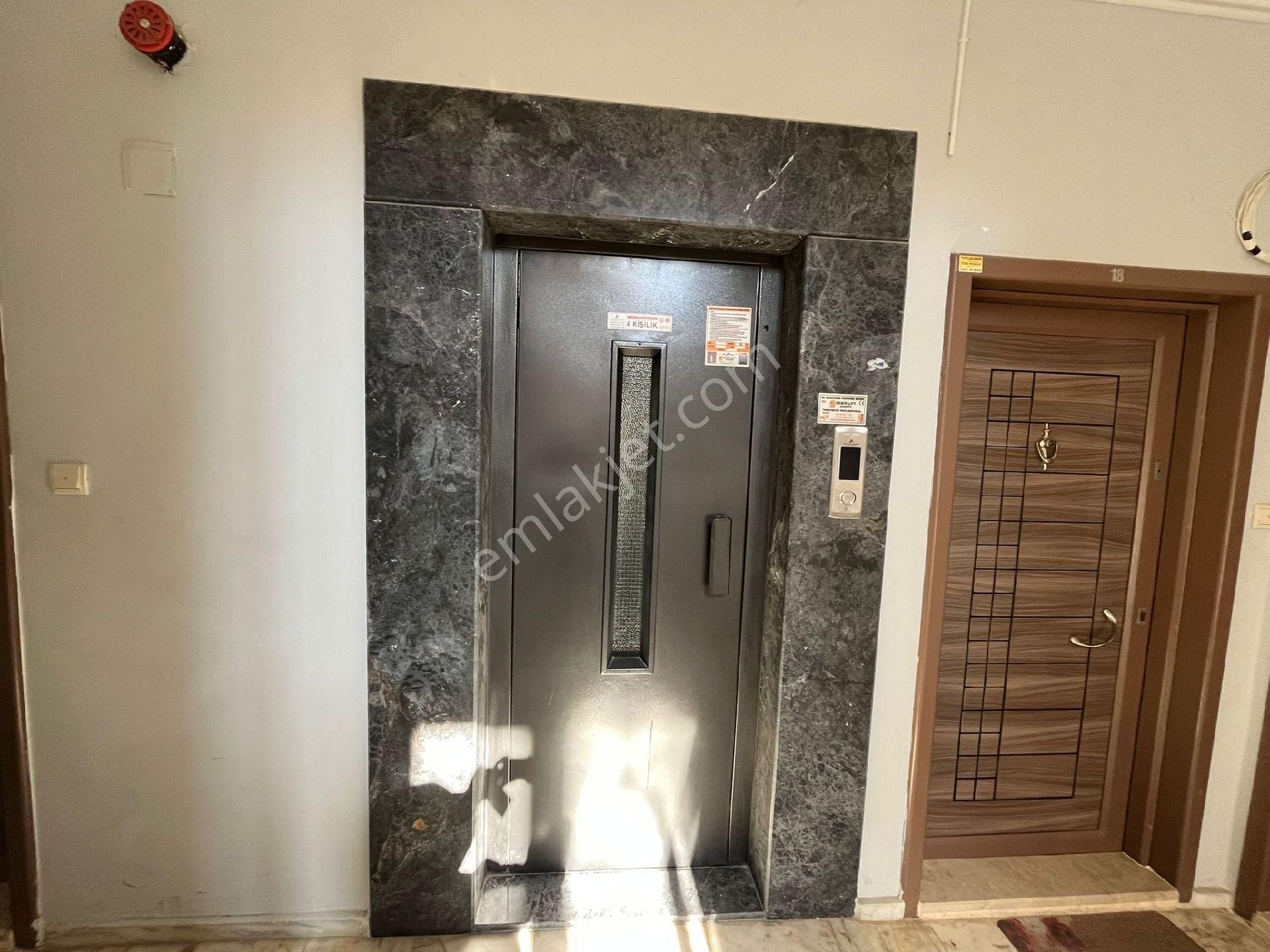 Noterin Arkasında Kullanışlı Eşyası Temiz Kiralık - Görsel 11