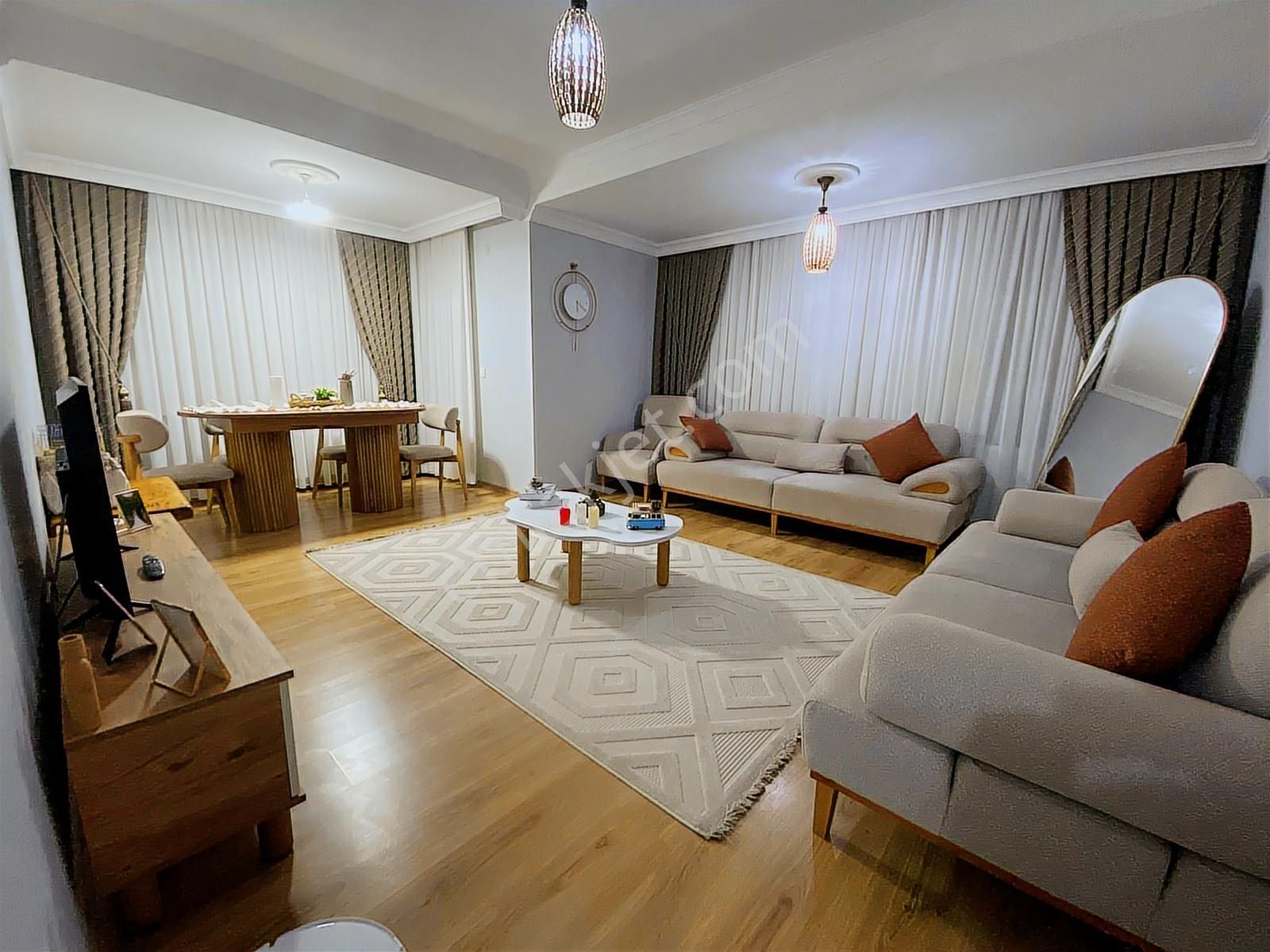 Sancaktepe Y.emre Geniş 3+1 Sınırsız Kredi Fırsatlı Arakat