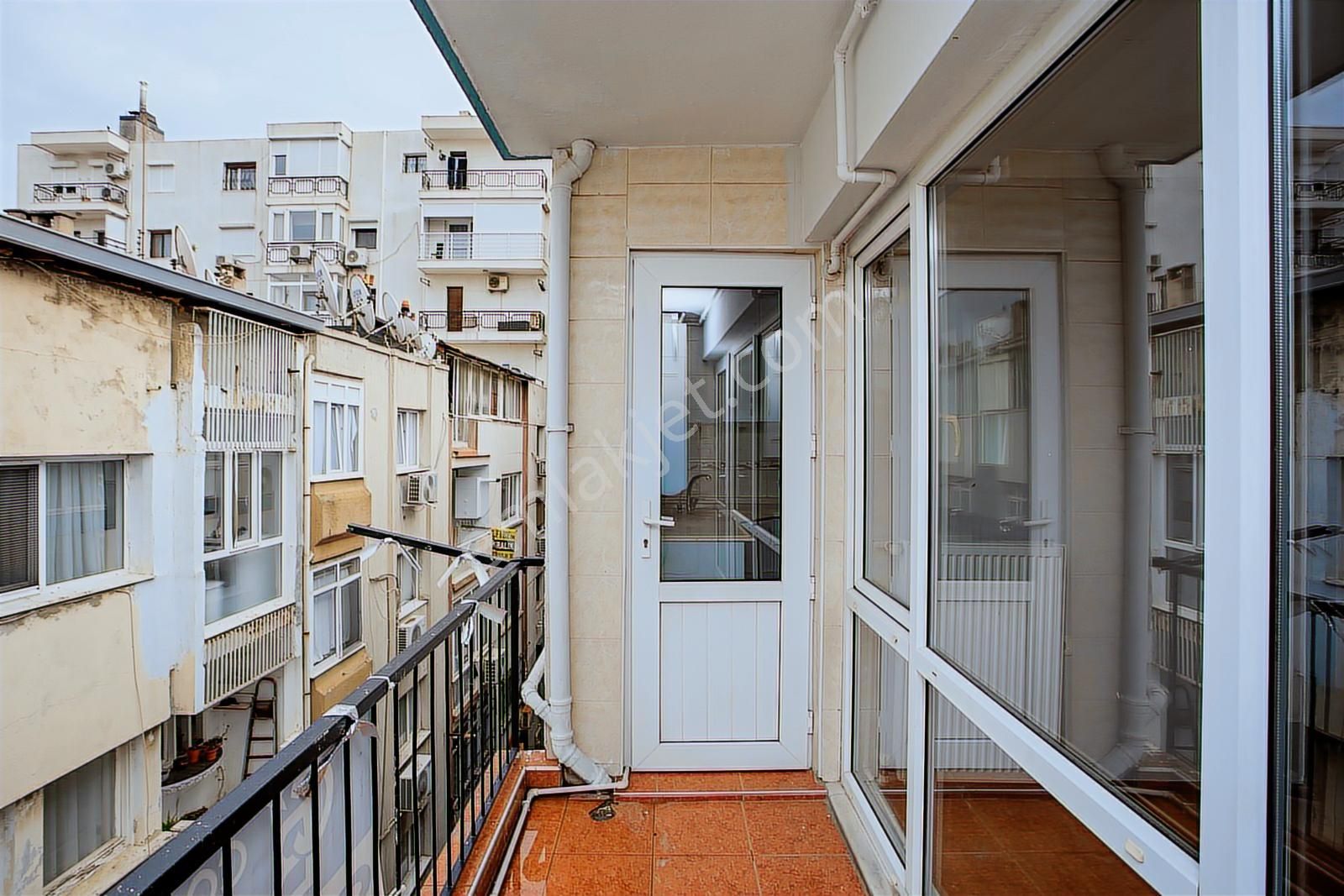 Karşıyaka Alaybey'de Kiralık Denize Yakın 3+1 Daire - Görsel 8
