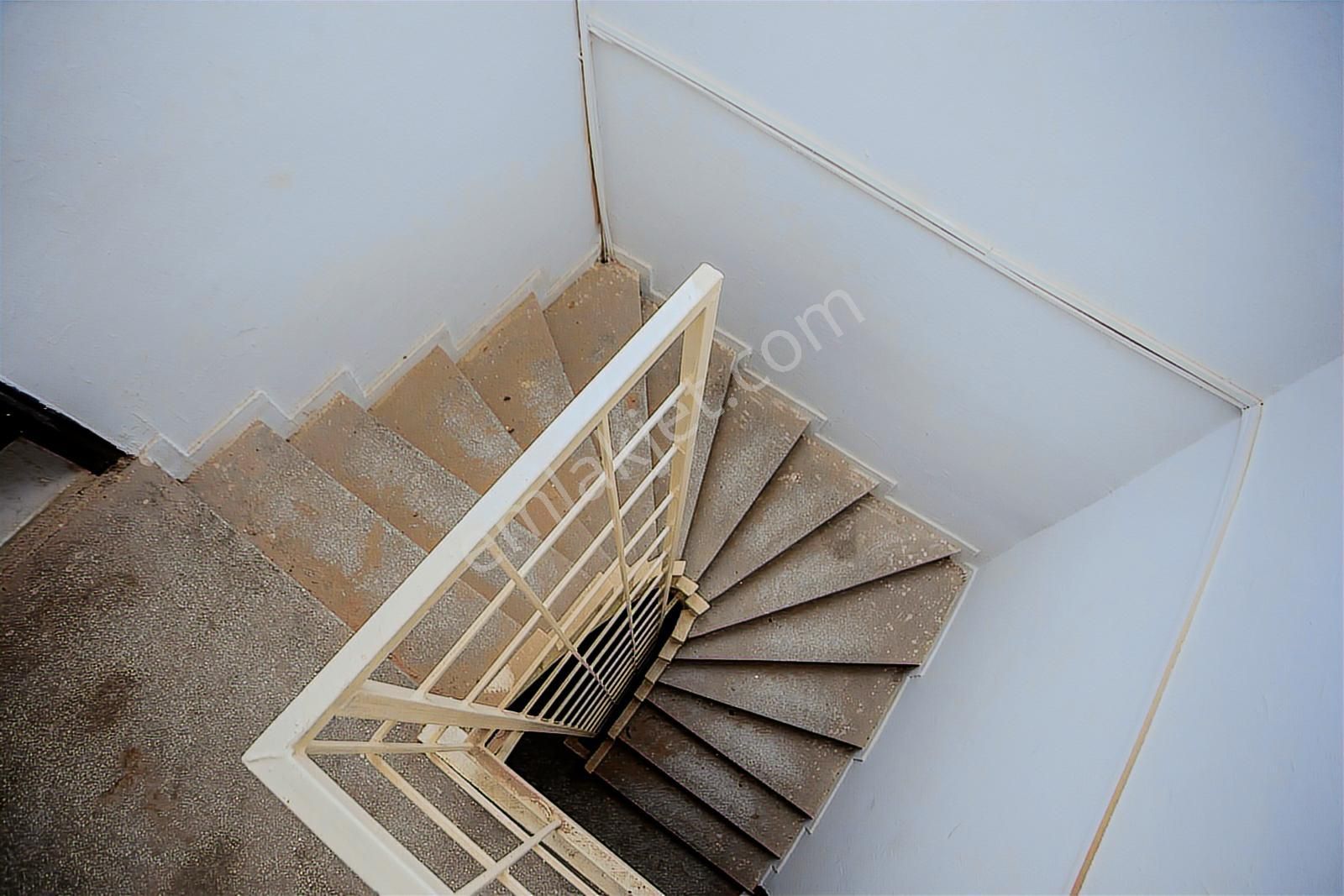 Karşıyaka Alaybey'de Kiralık Denize Yakın 3+1 Daire - Görsel 2