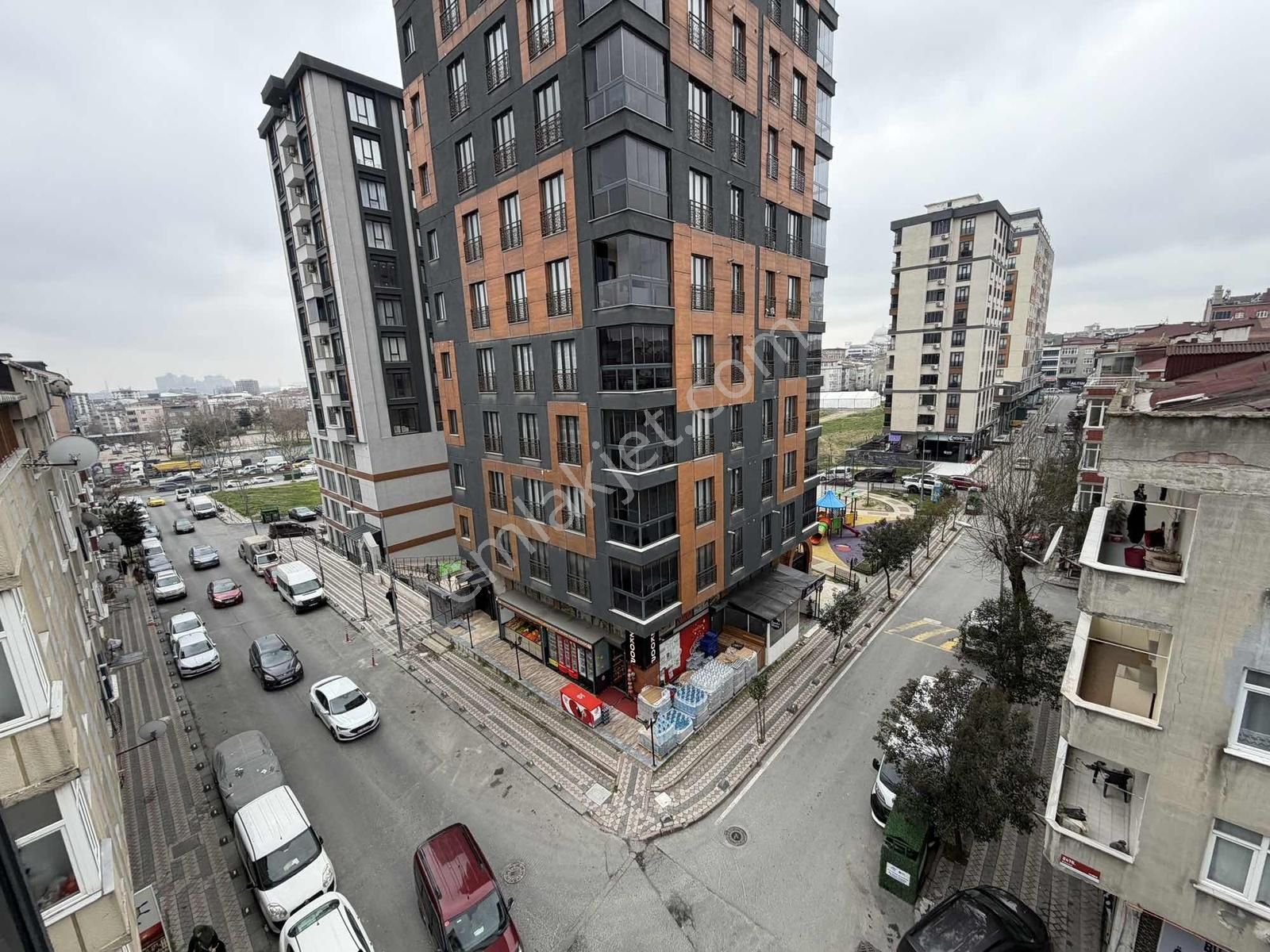 Belediye Karşısında 3+1 4.kat Güney Cephe Sıfır Lüx Daire - Görsel 24