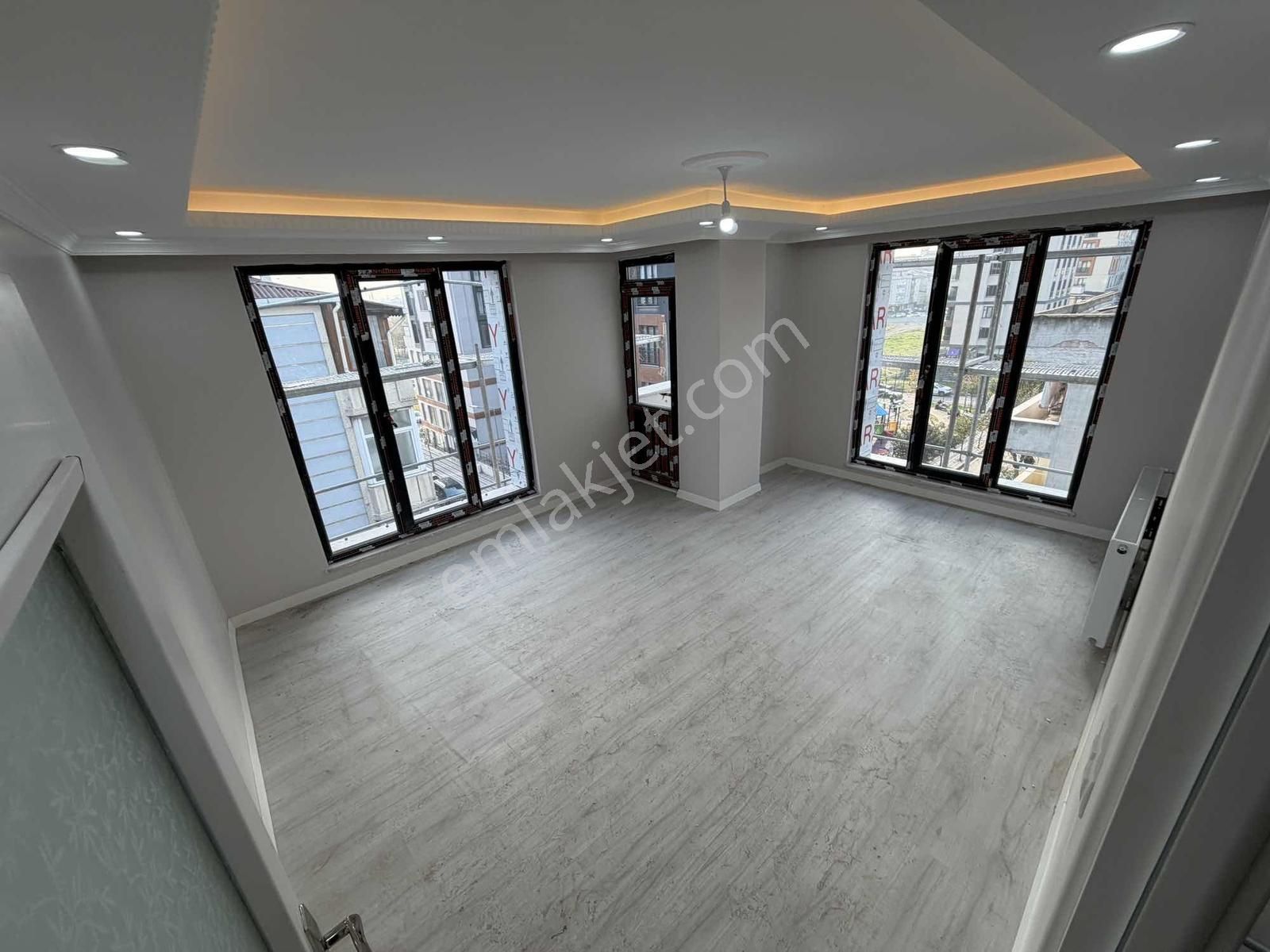 Belediye Karşısında 3+1 4.kat Güney Cephe Sıfır Lüx Daire