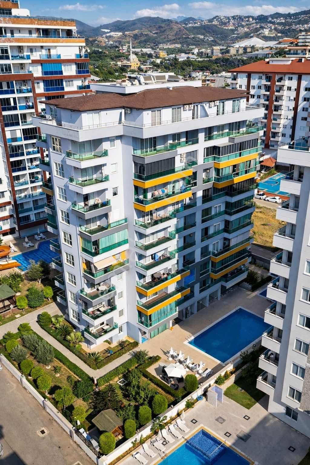 Mahmutlar'da Acil Satılık 3+1 Eşyalı Dublex Daire