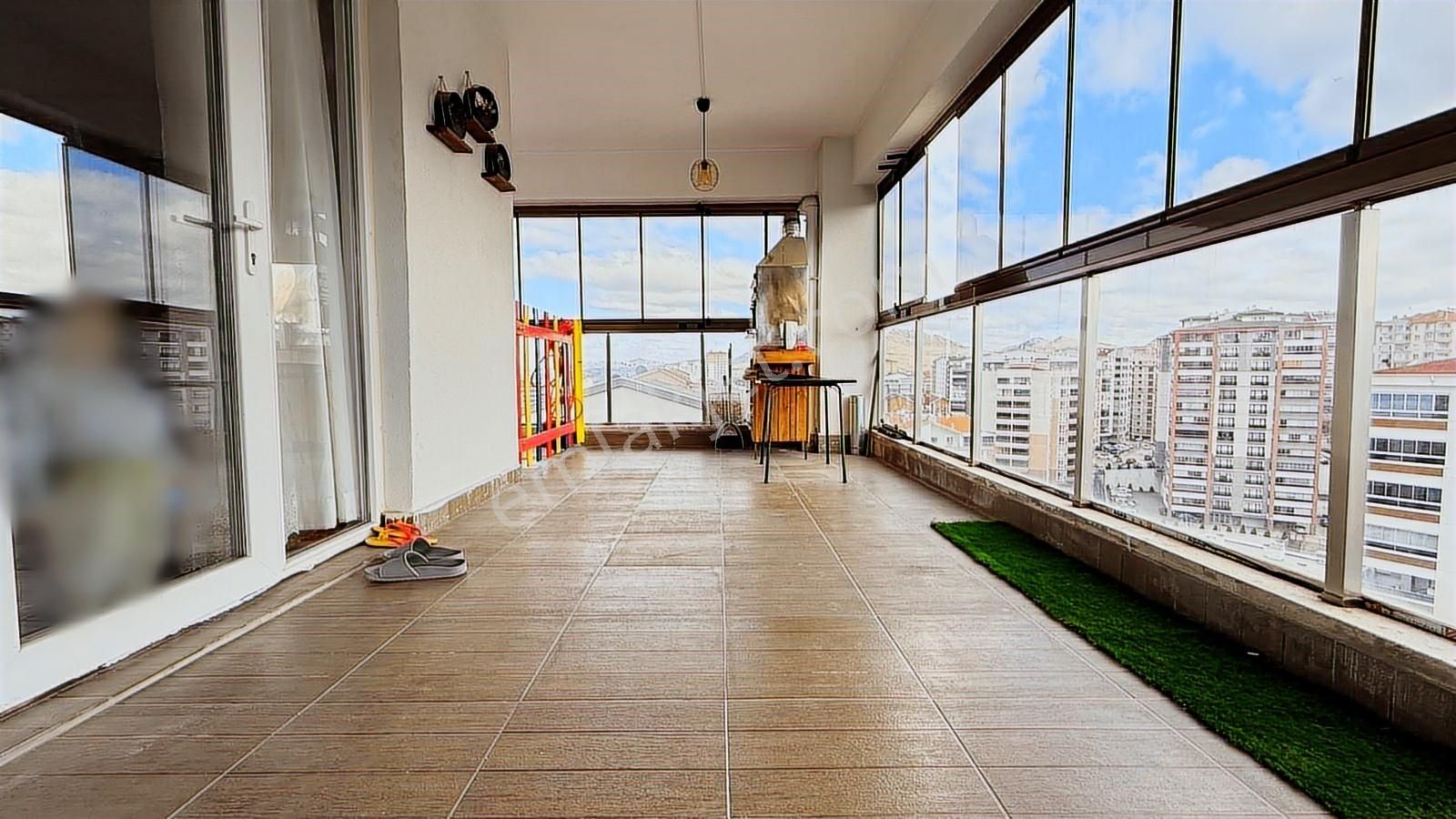 Bölgenin En Prestijli Sitesinde Panoramik Manzaralı Köşe Dubleks - Görsel 33
