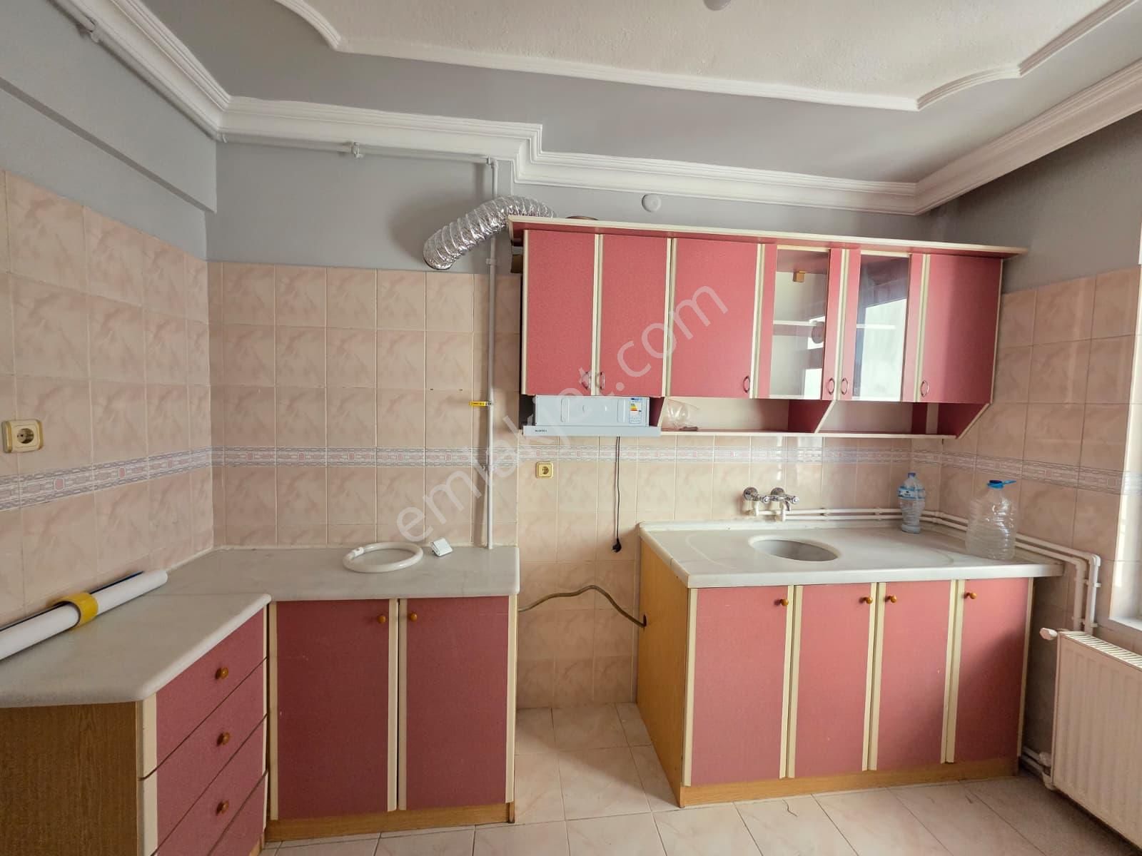 Akçay Emlak'tan Akşehir Koşuyolunda Satılık Asansörlü Ara Kat 3+1 Daire - Görsel 3